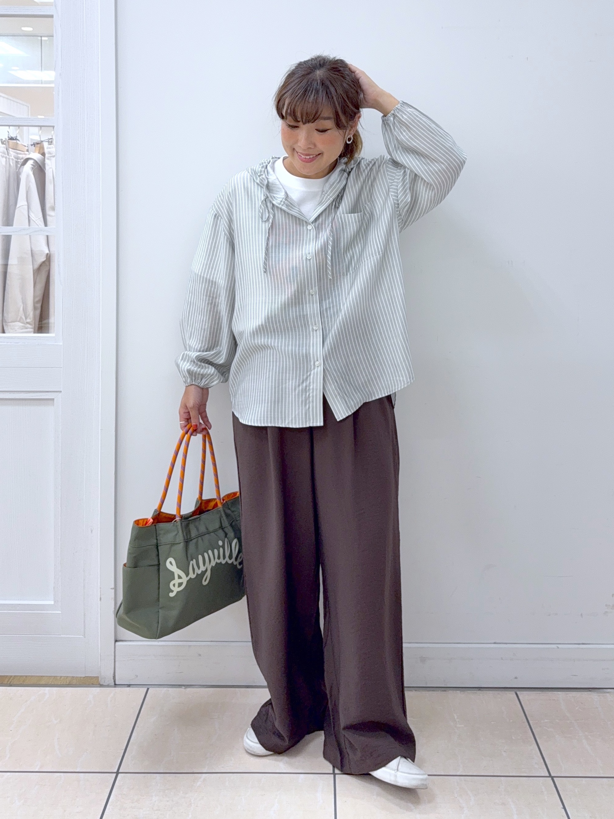 Osawaさんの「Dessin｜ストライプシアーフードシャツ」を使ったコーディネート
