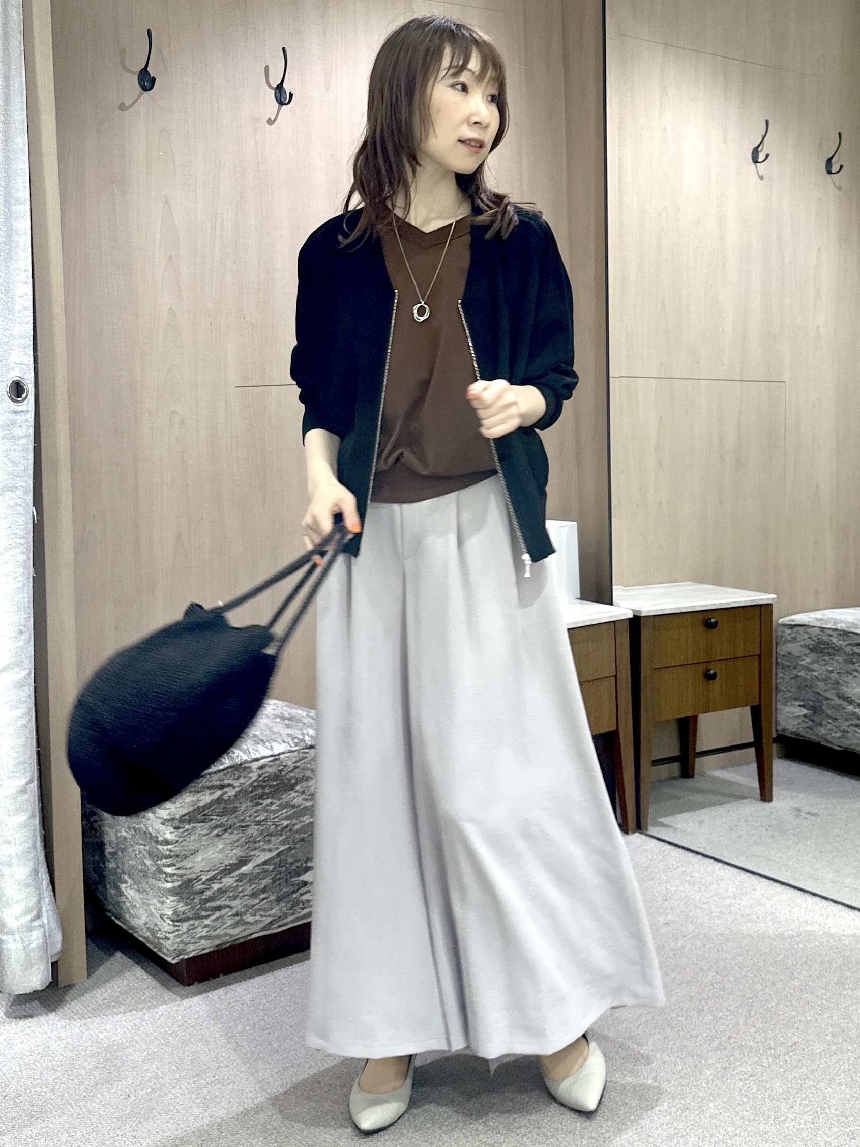 Miwaさんの「UNTITLED｜【アンサンブル可/日除け・冷房対策】シアーレーヨンZIPカーディガン」を使ったコーディネート