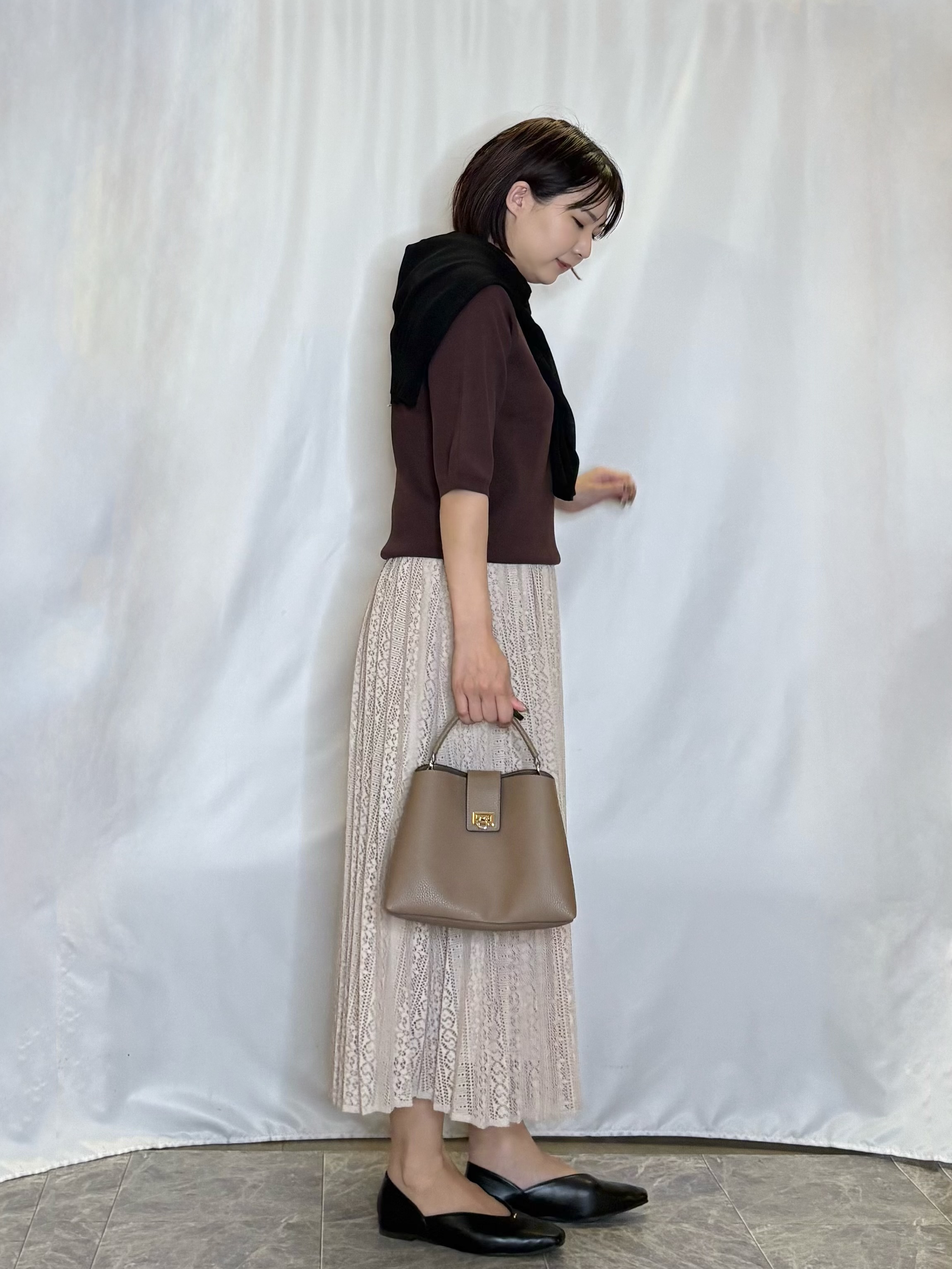 ネリさんの「SHOO･LA･RUE｜【洗濯機可/S-LL】配色シフォン襟でサマ見え 上品シアーカーディガン」を使ったコーディネート