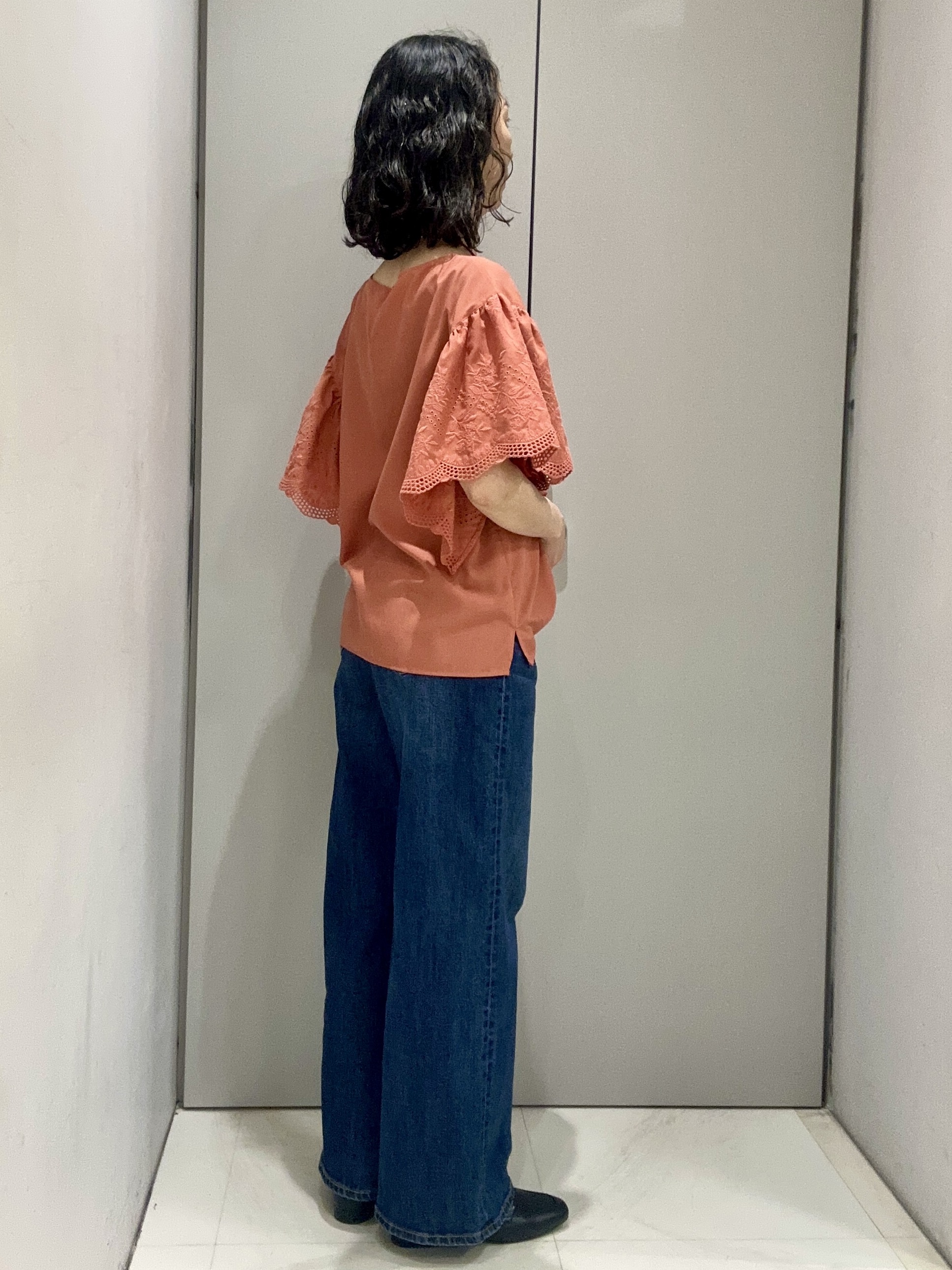 Kouさんの「Reflect｜【通勤◎】スカラップレーススリーブ ブラウス」を使ったコーディネート