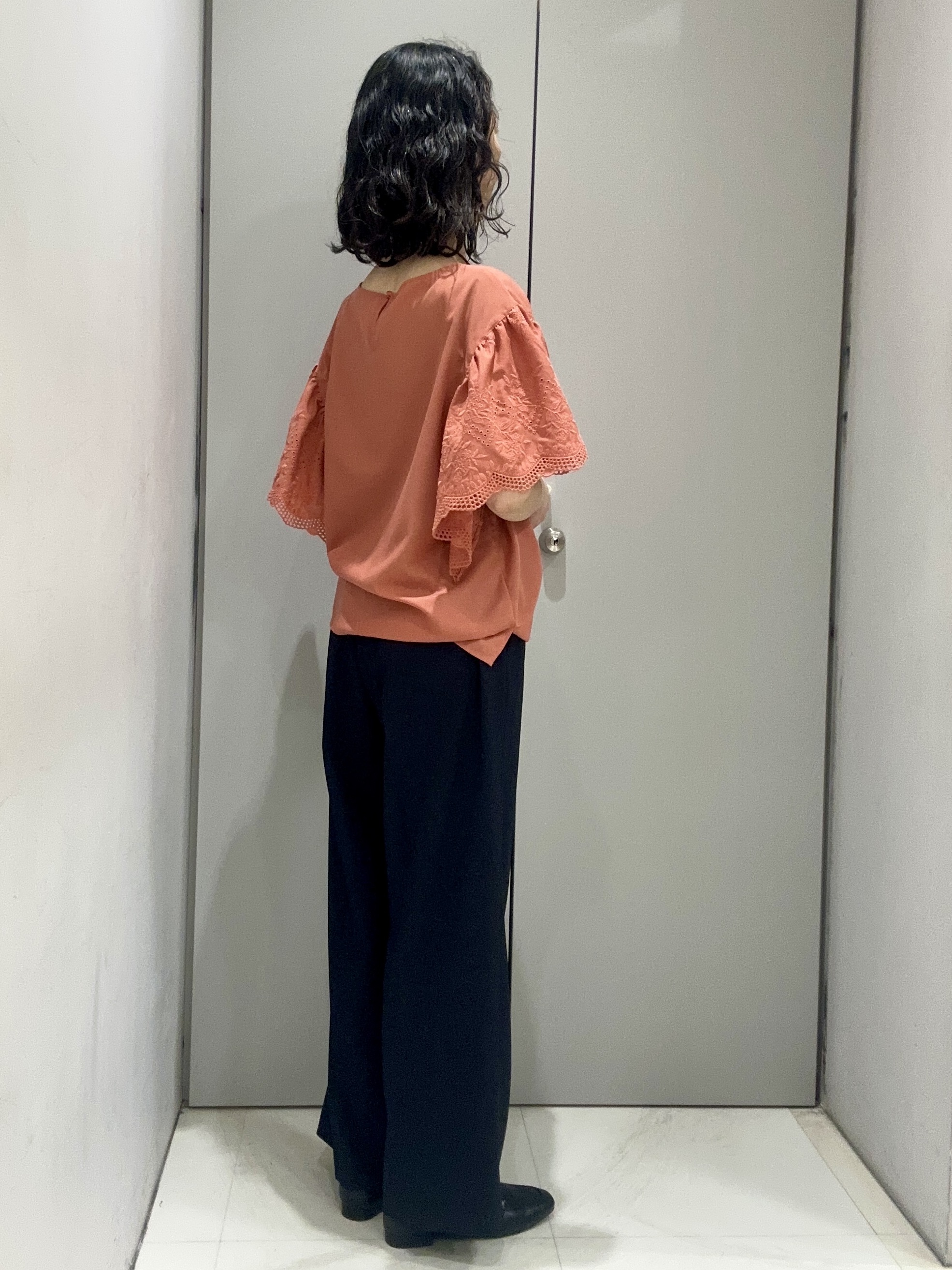 Kouさんの「Reflect｜【通勤◎】スカラップレーススリーブ ブラウス」を使ったコーディネート