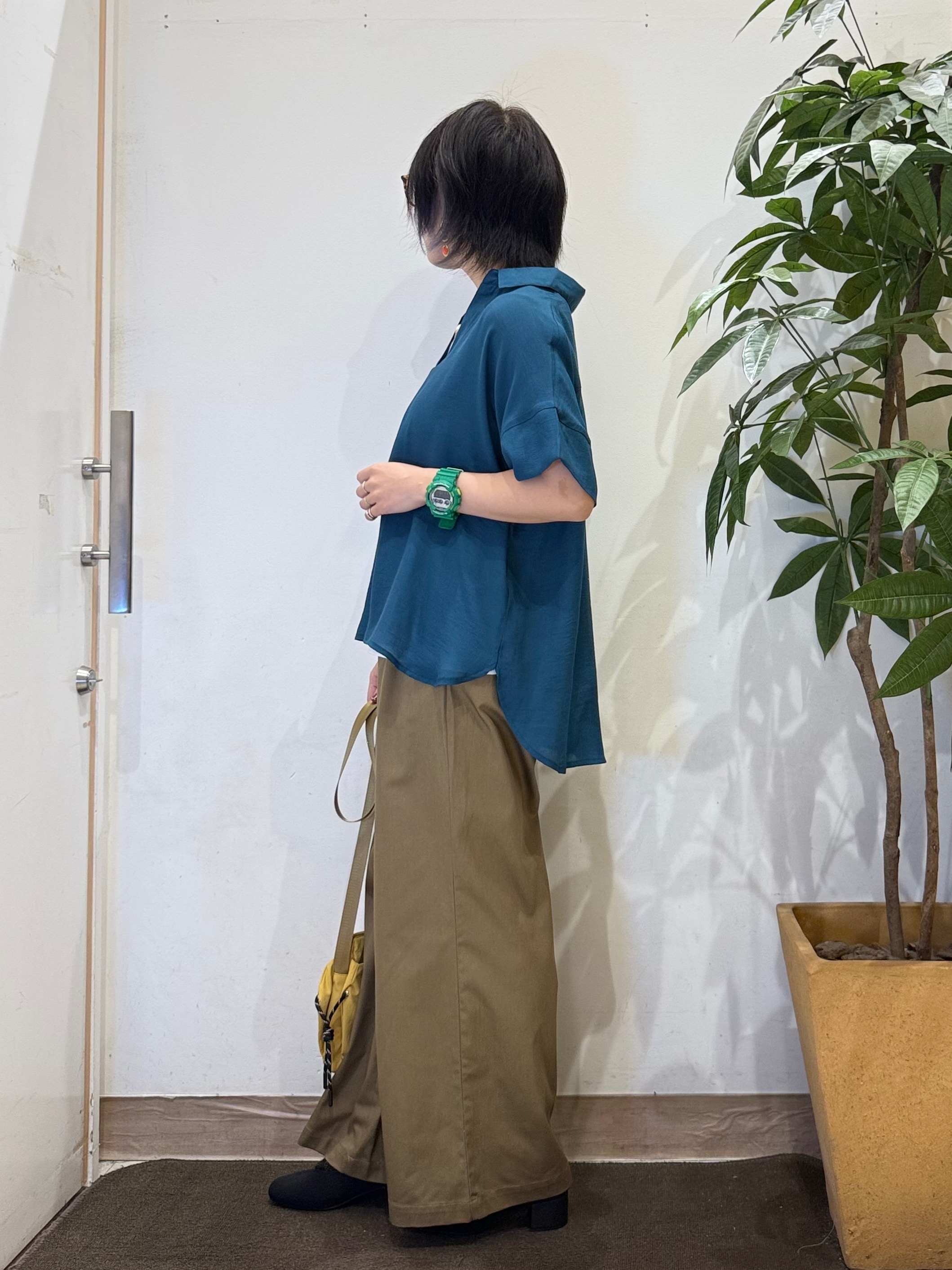 misakiさんの「SHOO･LA･RUE｜【2点セット/S-LL/洗濯機可】時短でコーデ決まる スラブスキッパーシャツ＋タンクトップ」を使ったコーディネート