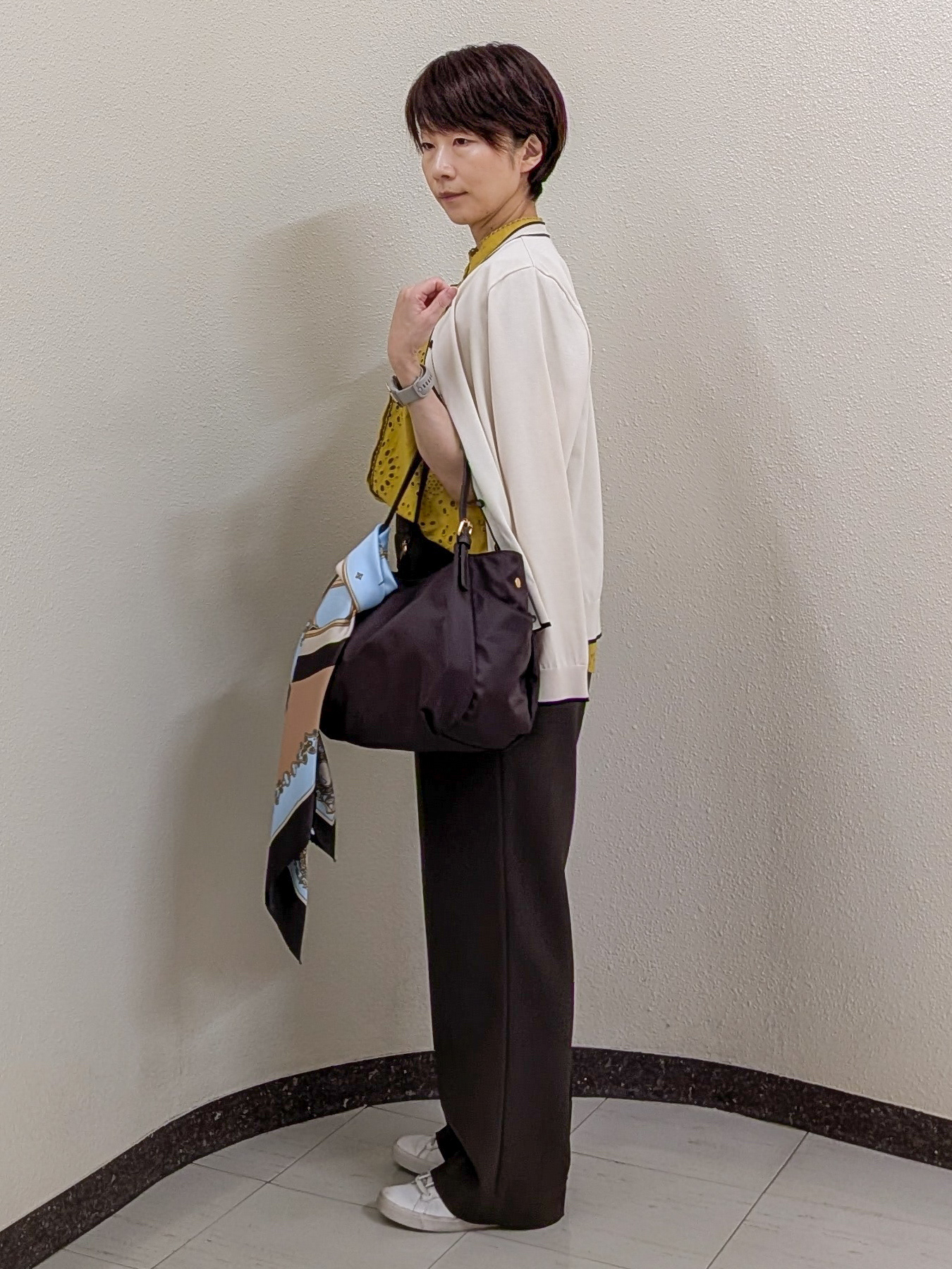 ホンマさんの「Reflect｜【通勤◎】カットワーク刺繍レース シャツブラウス」を使ったコーディネート