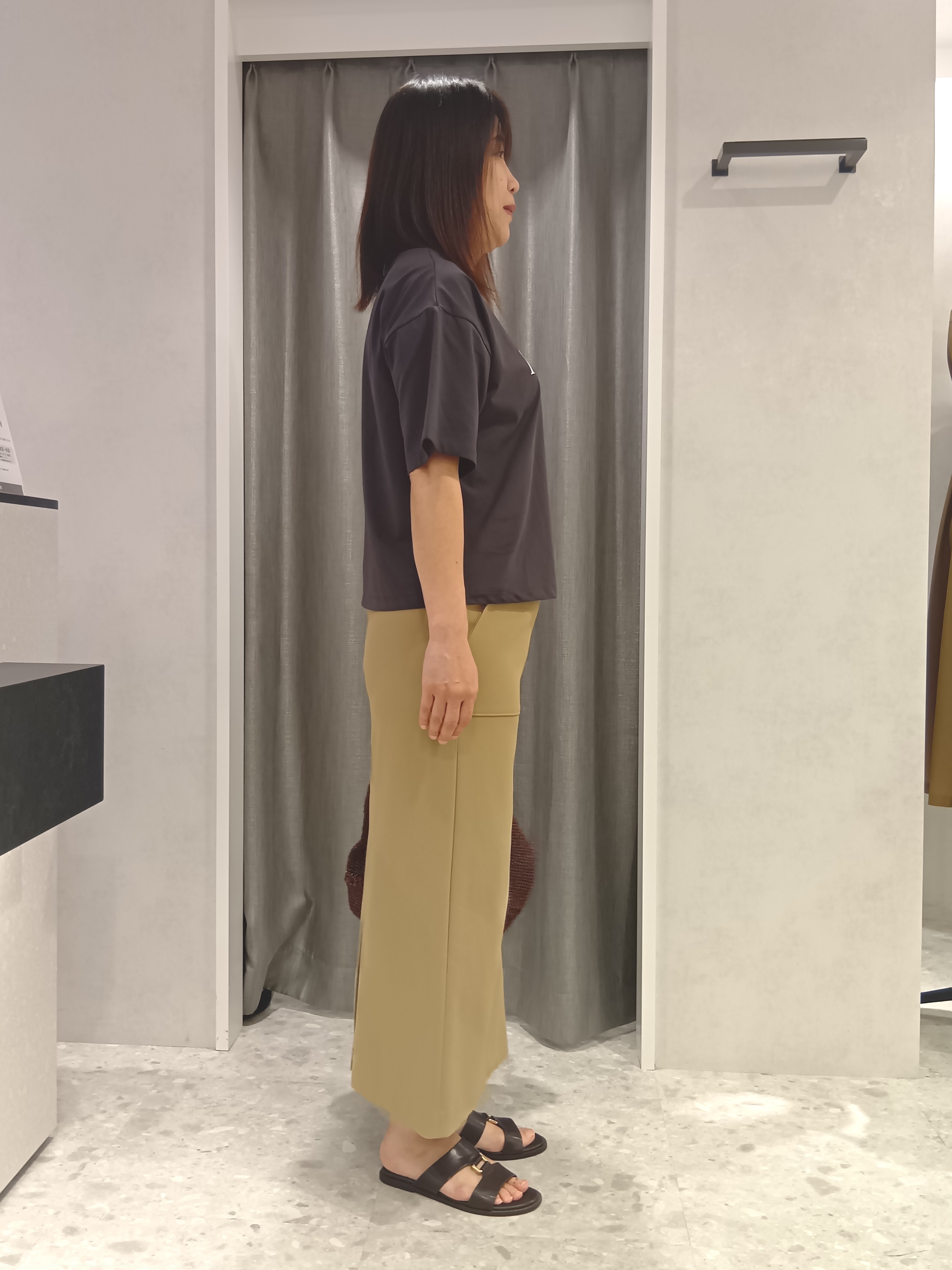 tomoさんの「UNTITLED｜コットンロゴTシャツ」を使ったコーディネート