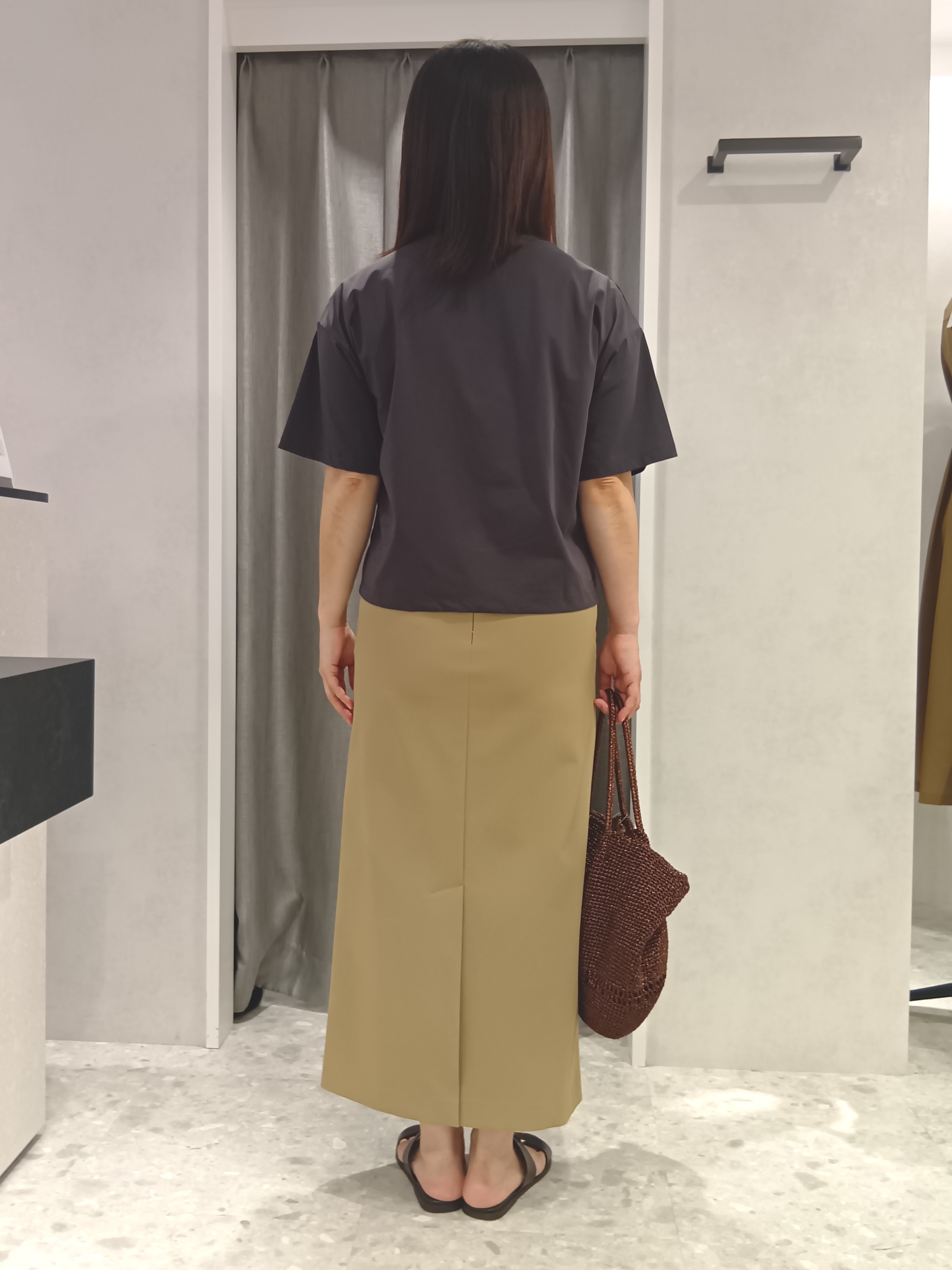 tomoさんの「UNTITLED｜コットンロゴTシャツ」を使ったコーディネート