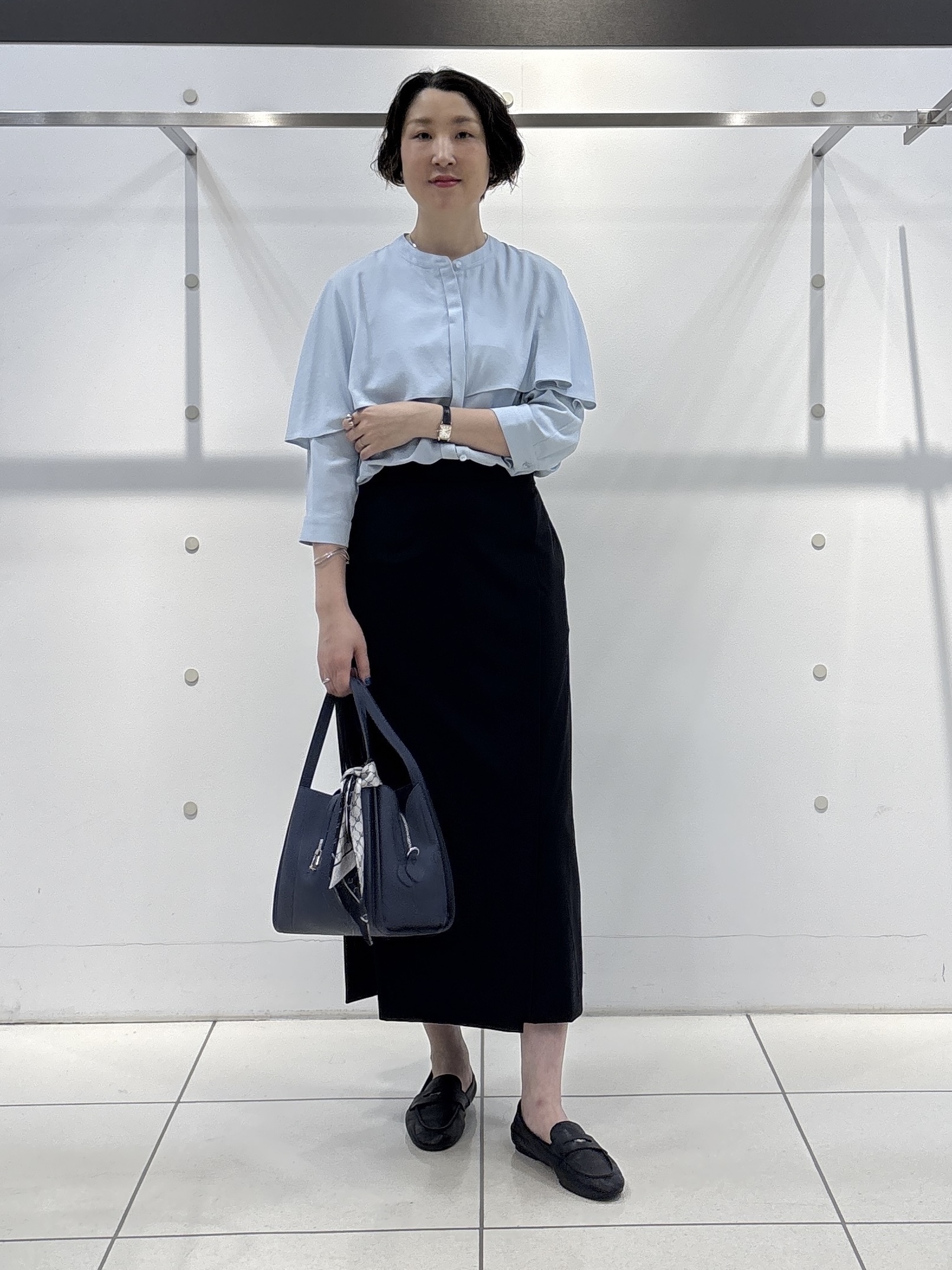 yuriさんの「INDIVI｜【接触冷感/UVケア/夏羽織り/着る日傘】ケープ風ブラウス」を使ったコーディネート