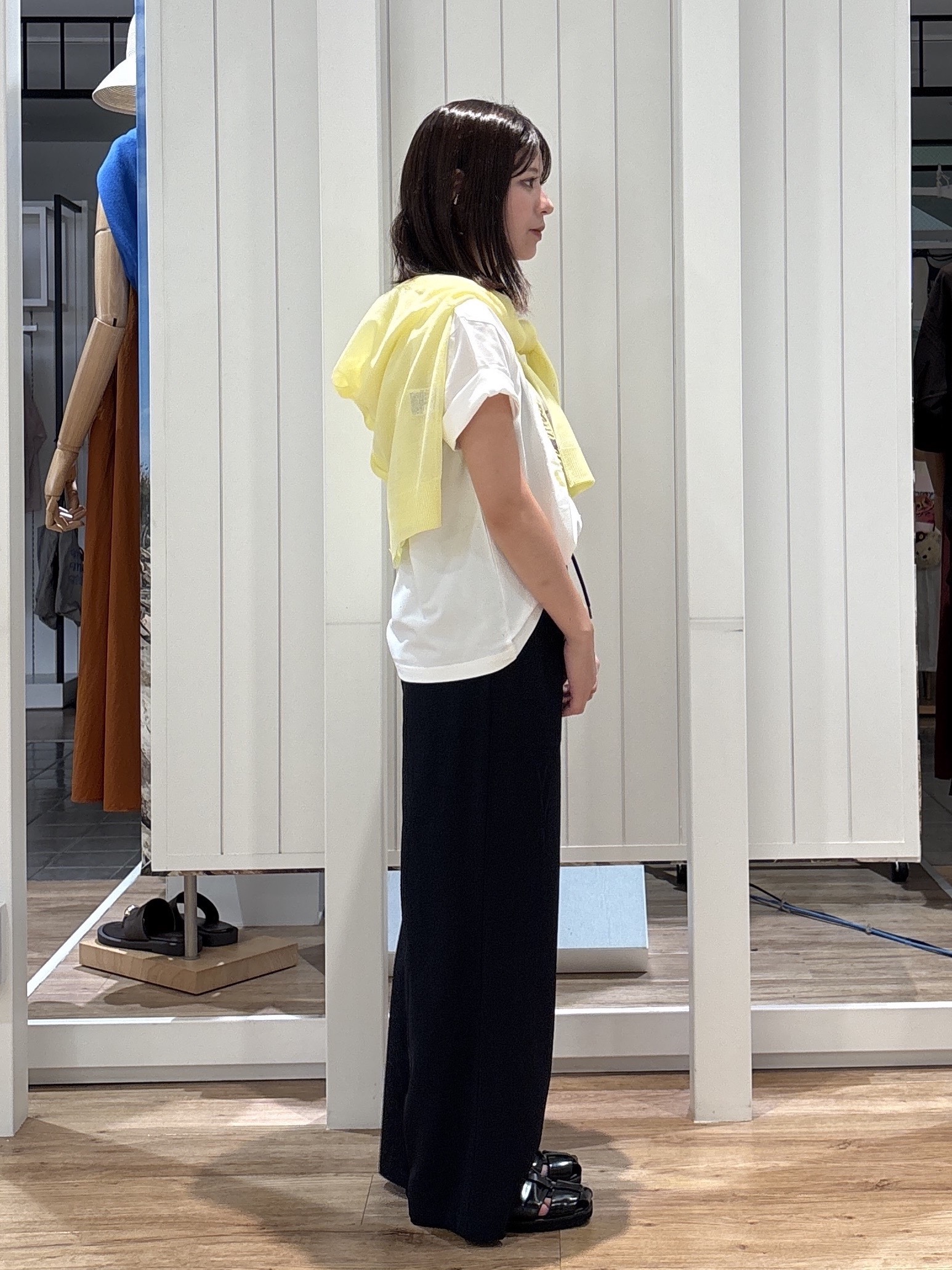 hinakoさんの「Dessin｜グラフィックデザイン Tシャツ」を使ったコーディネート