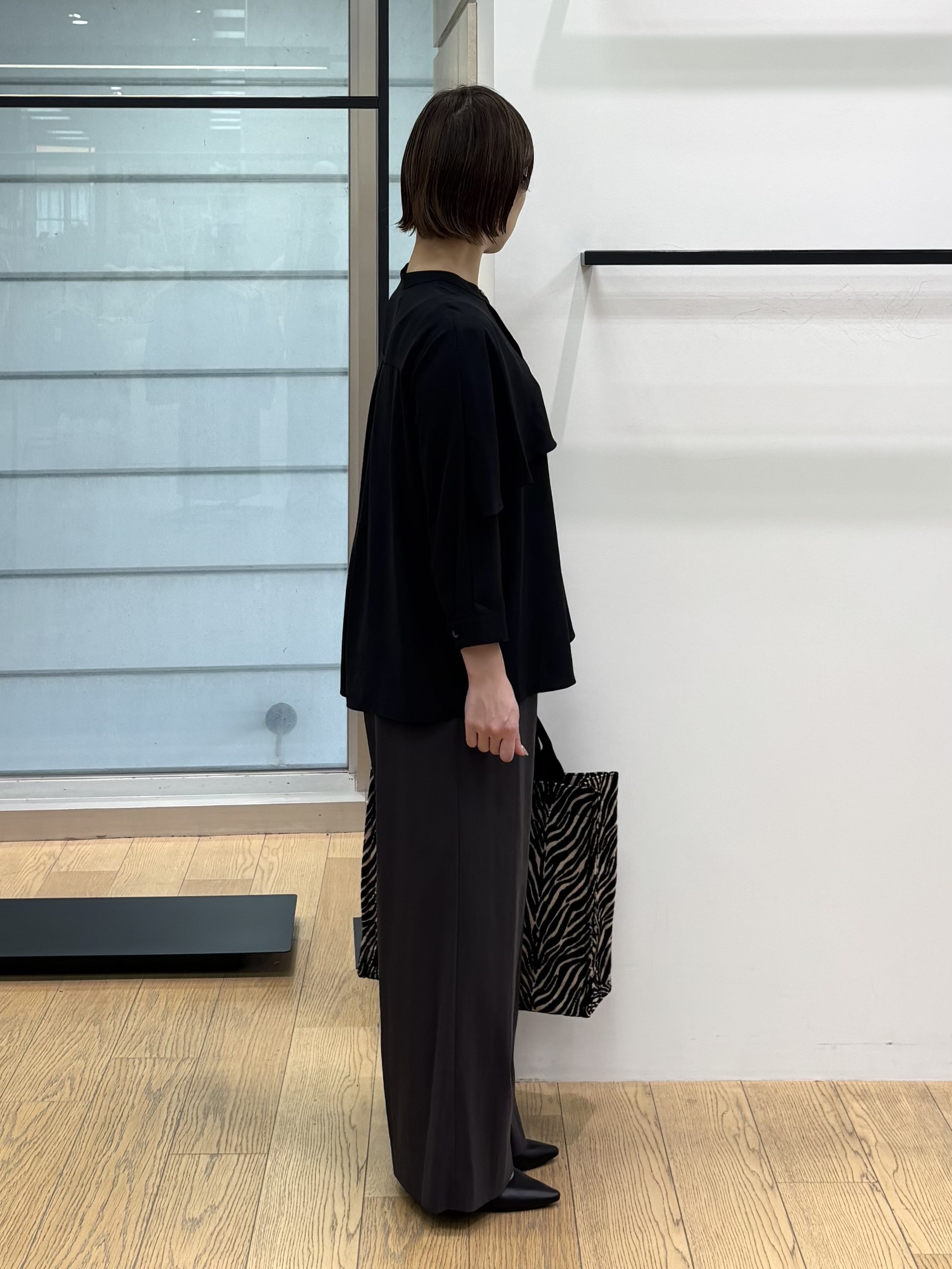 asamiさんの「INDIVI｜【接触冷感/UVケア/夏羽織り/着る日傘】ケープ風ブラウス」を使ったコーディネート