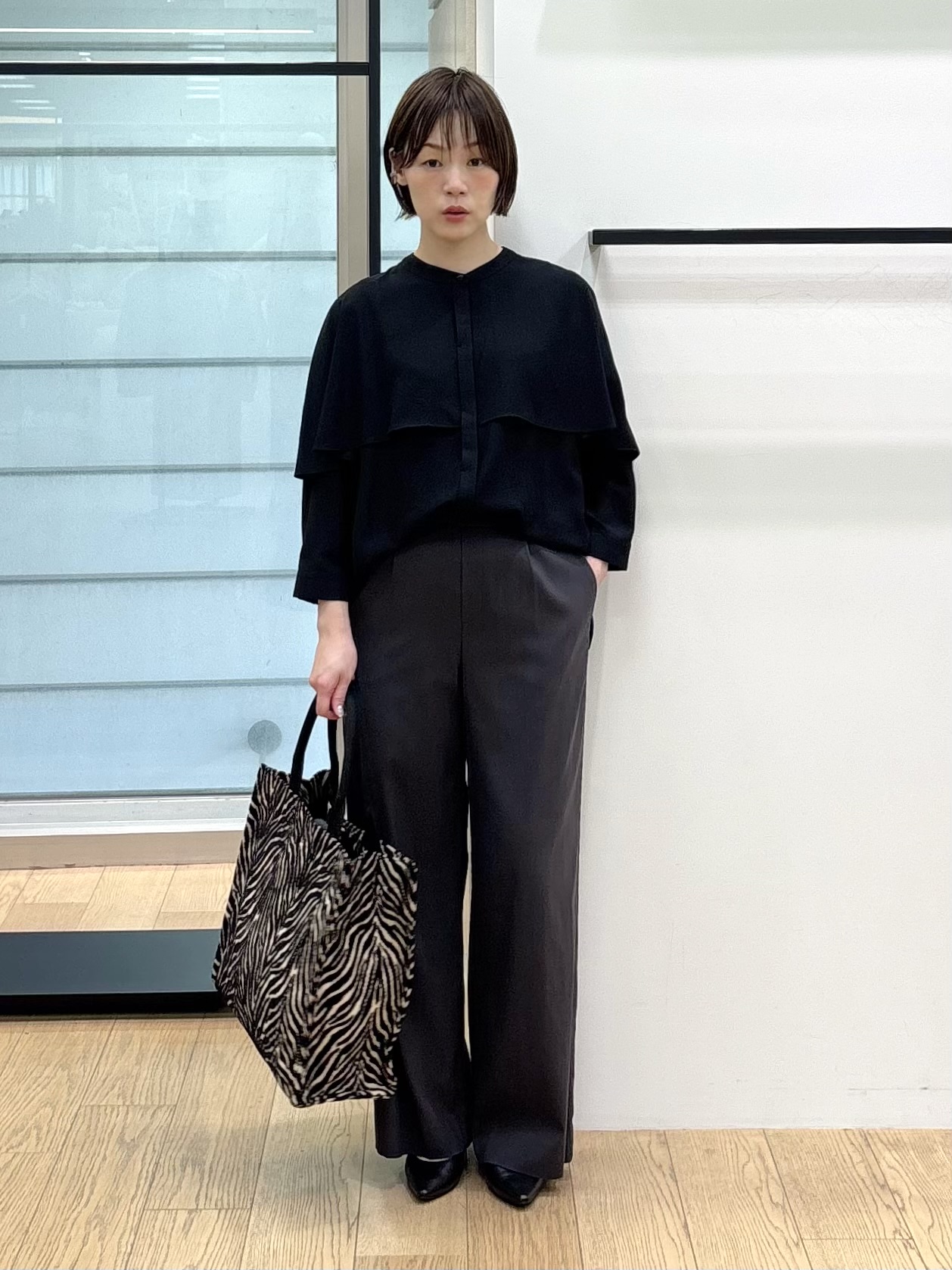 asamiさんの「INDIVI｜【接触冷感/UVケア/夏羽織り/着る日傘】ケープ風ブラウス」を使ったコーディネート