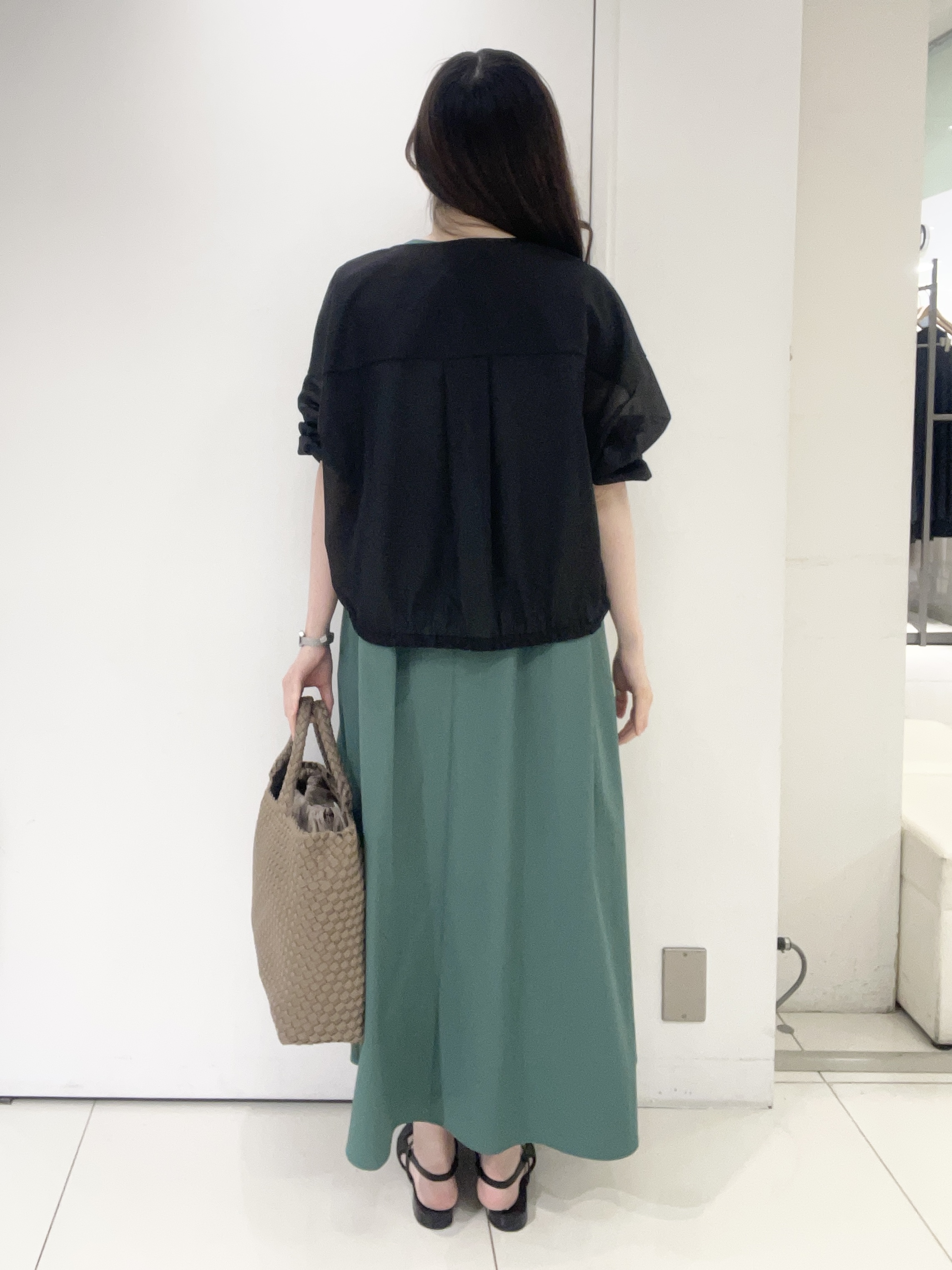 moeさんの「UNTITLED｜トリコットシアーブラウス」を使ったコーディネート