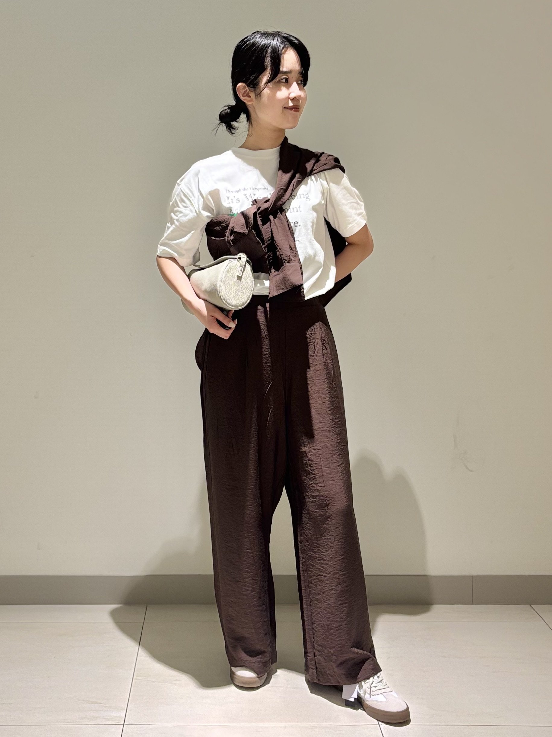 mayuさんの「Dessin｜グラフィックデザイン Tシャツ」を使ったコーディネート