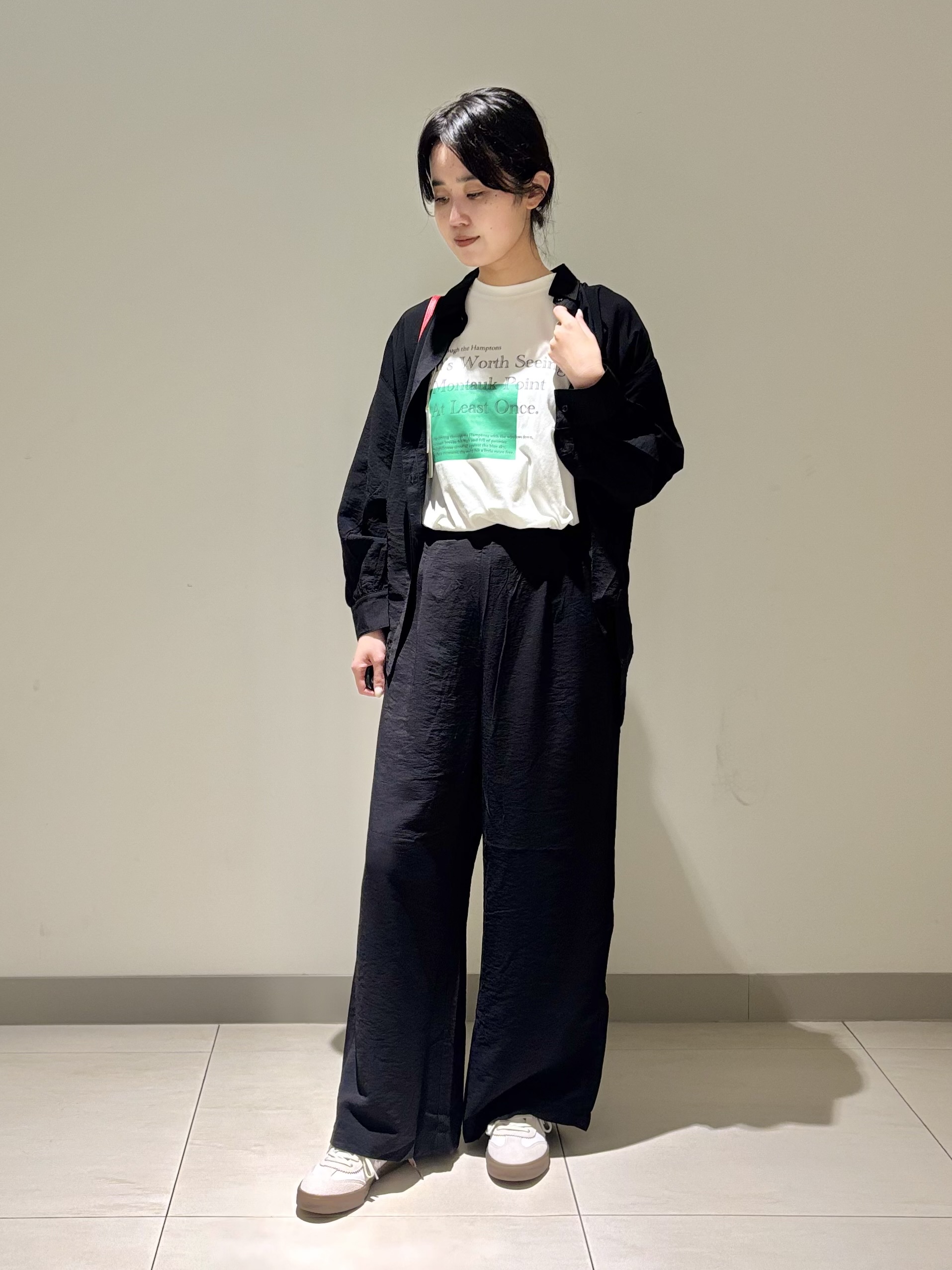 mayuさんの「Dessin｜グラフィックデザイン Tシャツ」を使ったコーディネート