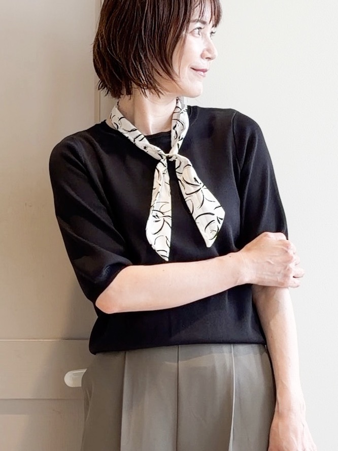 yamakoさんの「grove｜【シリーズ累計36万枚/UVカット・ひんやり・洗濯機OK】やわらかドライタッチ 五分袖クルーネックニ」を使ったコーディネート