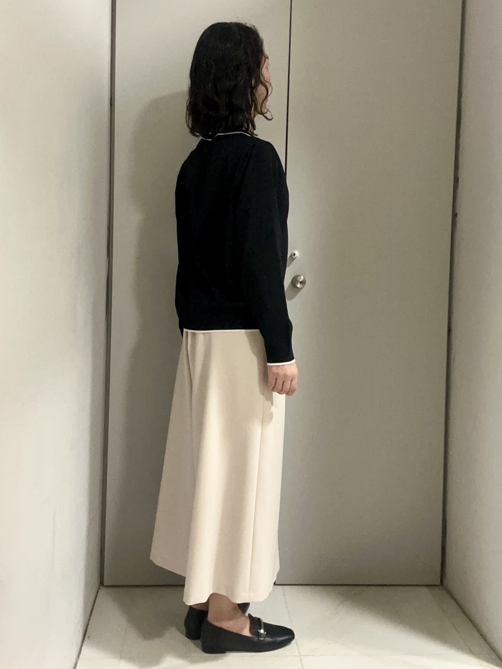 Kouさんの「Reflect｜【UVカット／アンサンブル／手洗い可】バイカラーニットカーディガン」を使ったコーディネート