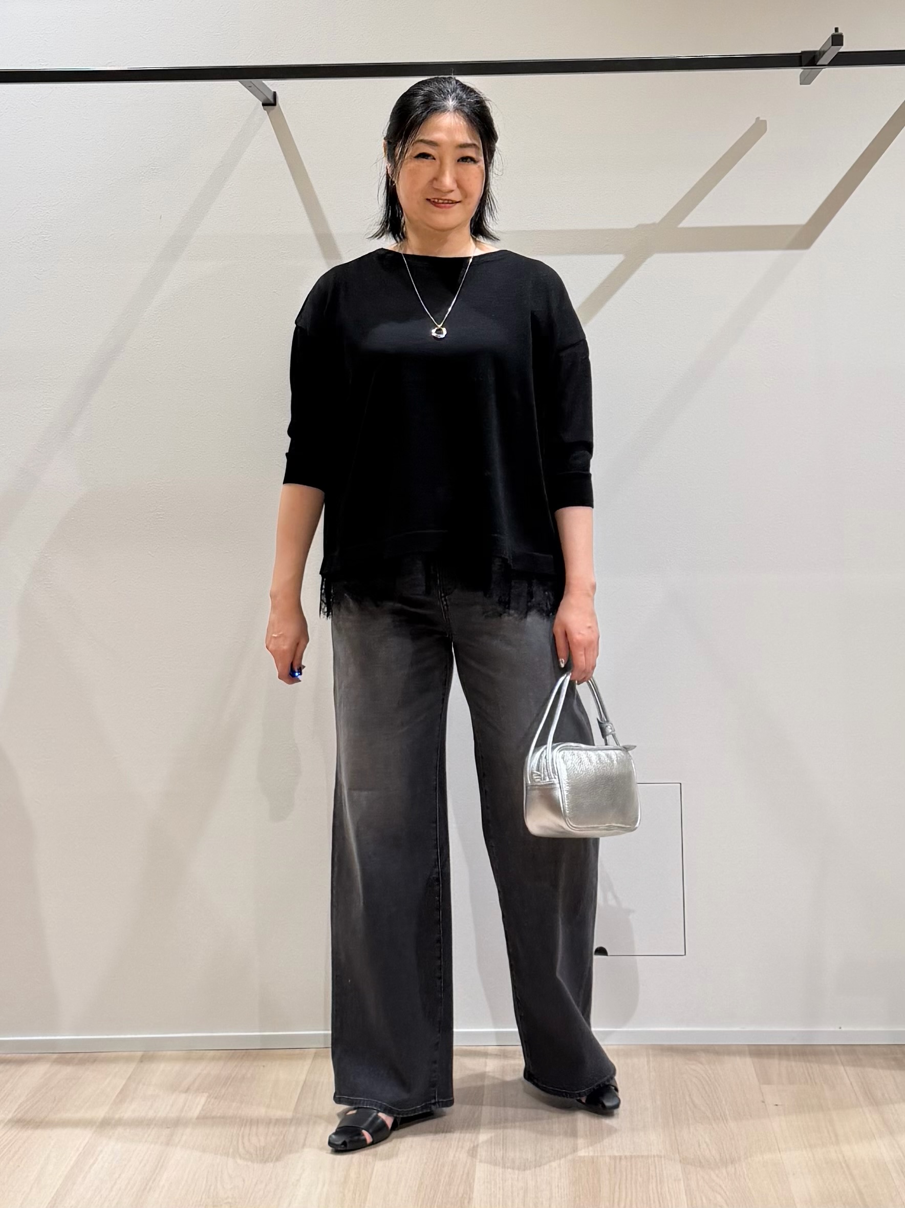 TOMOMIさんの「UNTITLED｜ベロアプリントロゴT」を使ったコーディネート