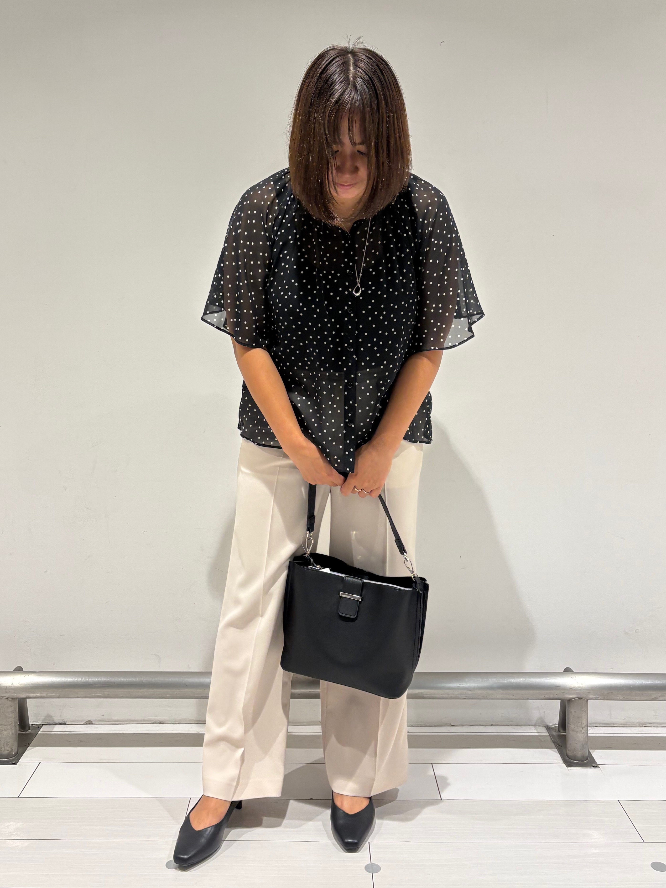 SAEさんの「Reflect｜【セットアップ／手洗い可】ドット柄シアーブラウス」を使ったコーディネート