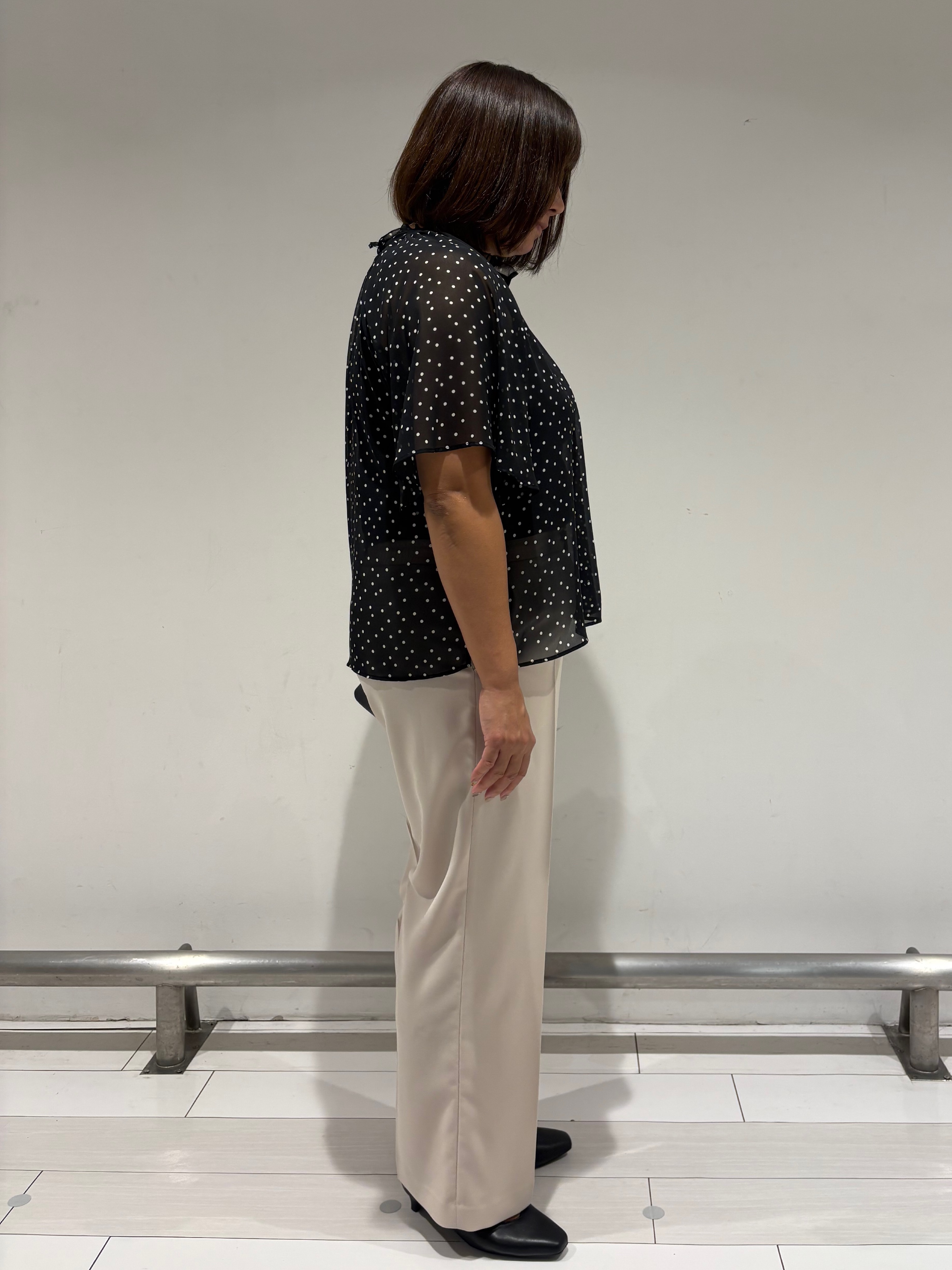 SAEさんの「Reflect｜【セットアップ／手洗い可】ドット柄シアーブラウス」を使ったコーディネート