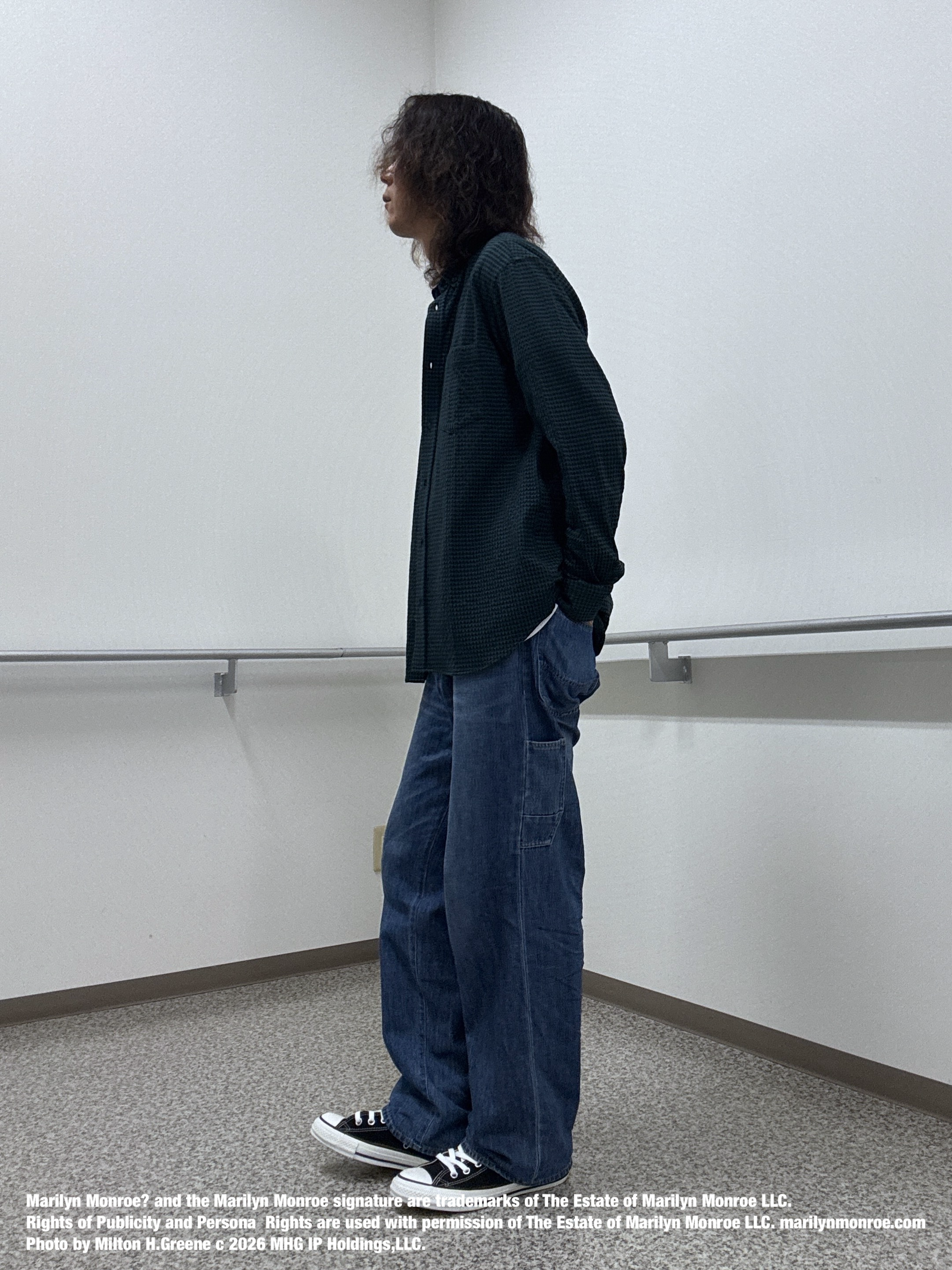 おーのさんの「TAKEO KIKUCHI｜【抗菌防臭/シーズンレス】シアサッカーギンガムチェック ストレッチシャツ」を使ったコーディネート