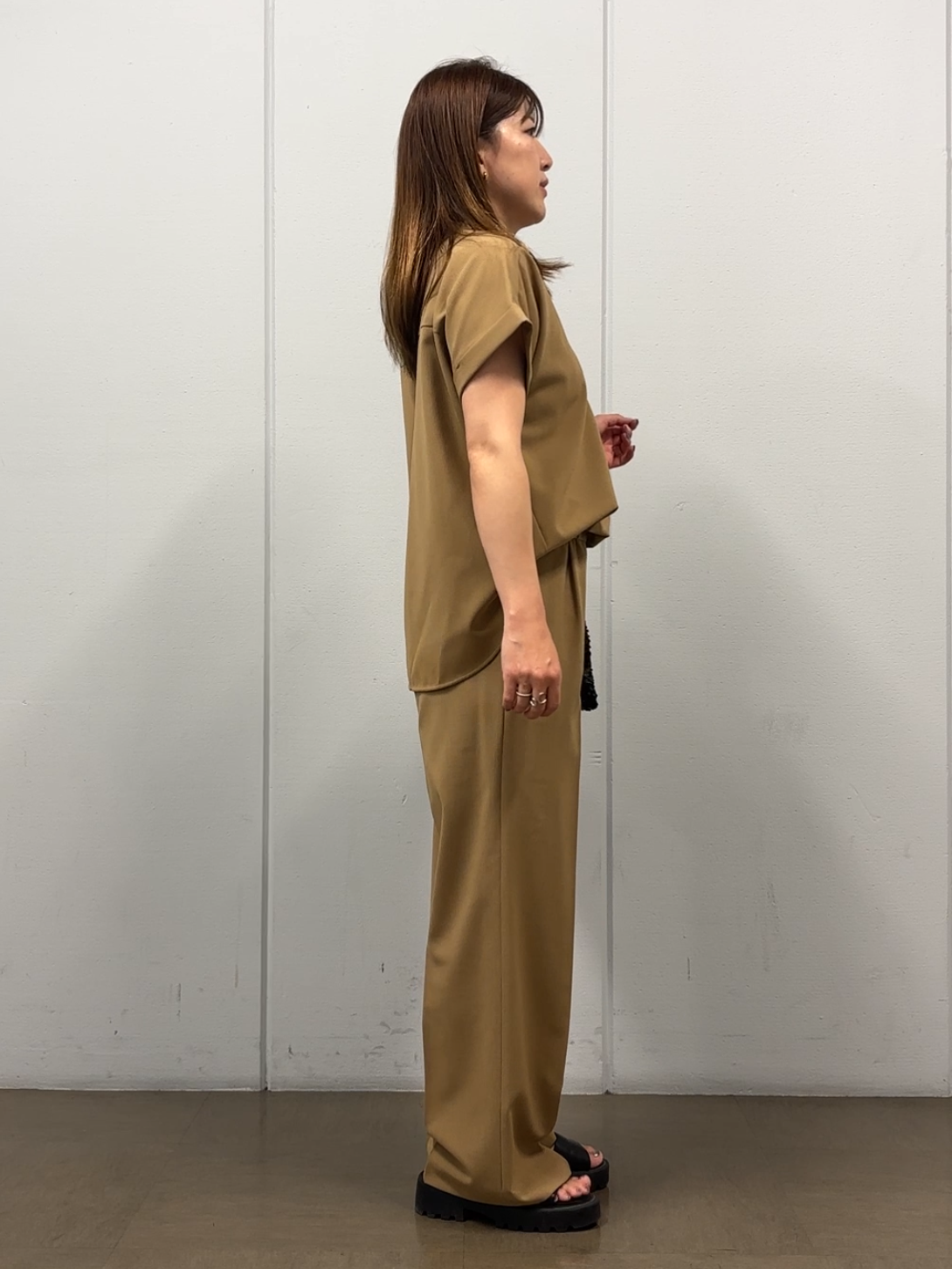 SaKiさんの「UNTITLED｜【残暑も快適/セットアップ可/接触冷感】エアリークールブラウス」を使ったコーディネート
