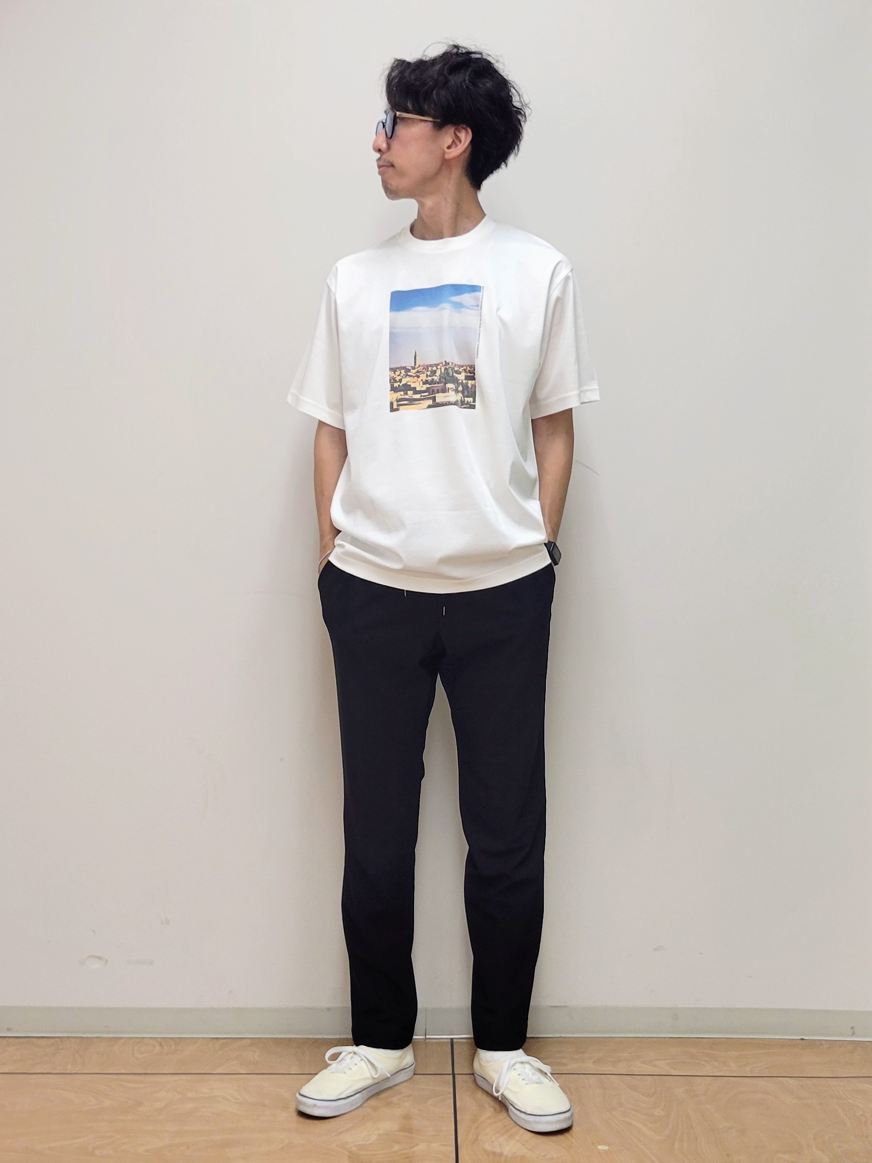 piroyaさんの「TAKEO KIKUCHI｜マラケシュ フォト Tシャツ」を使ったコーディネート