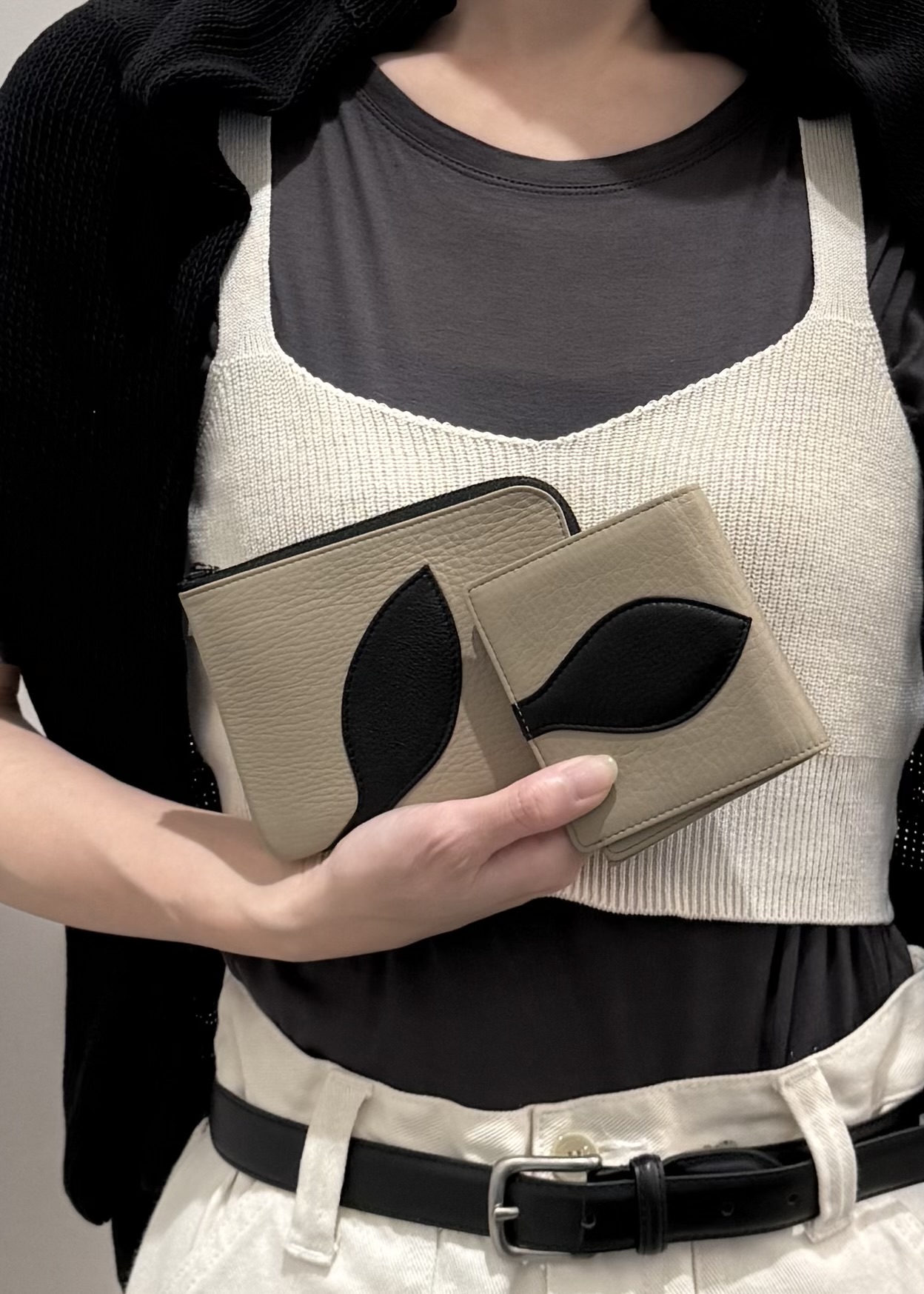Kさんの「HIROKO HAYASHI｜SONATA（ソナタ）薄型二つ折り財布」を使ったコーディネート