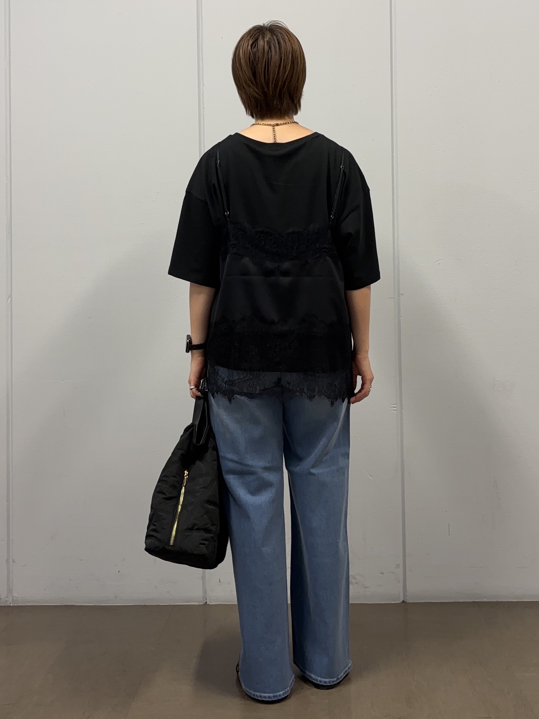 tsujiさんの「UNTITLED｜【1枚でもセットでも】レースキャミ付きプルオーバー」を使ったコーディネート