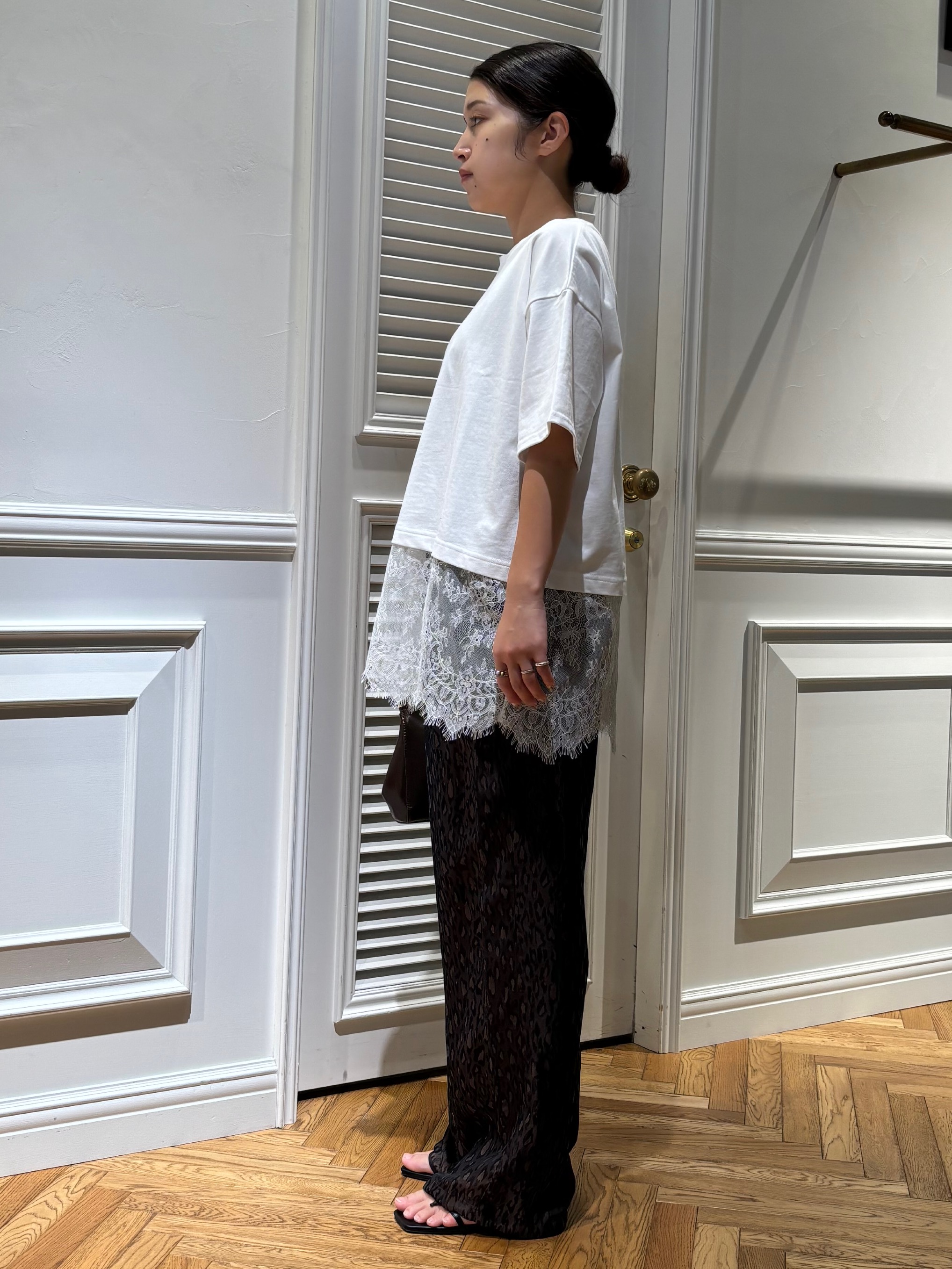 Mgmさんの「DRESSTERIOR｜レースドッキングレイヤード Tシャツ」を使ったコーディネート