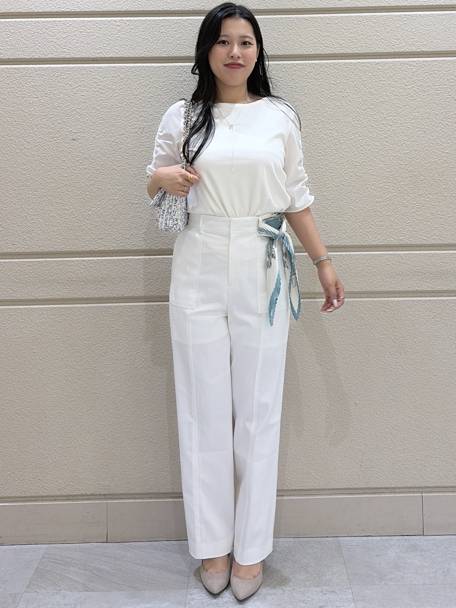 Momokaさんの「COUP DE CHANCE｜【手洗い可／日本製】袖ギャザーカットソー」を使ったコーディネート
