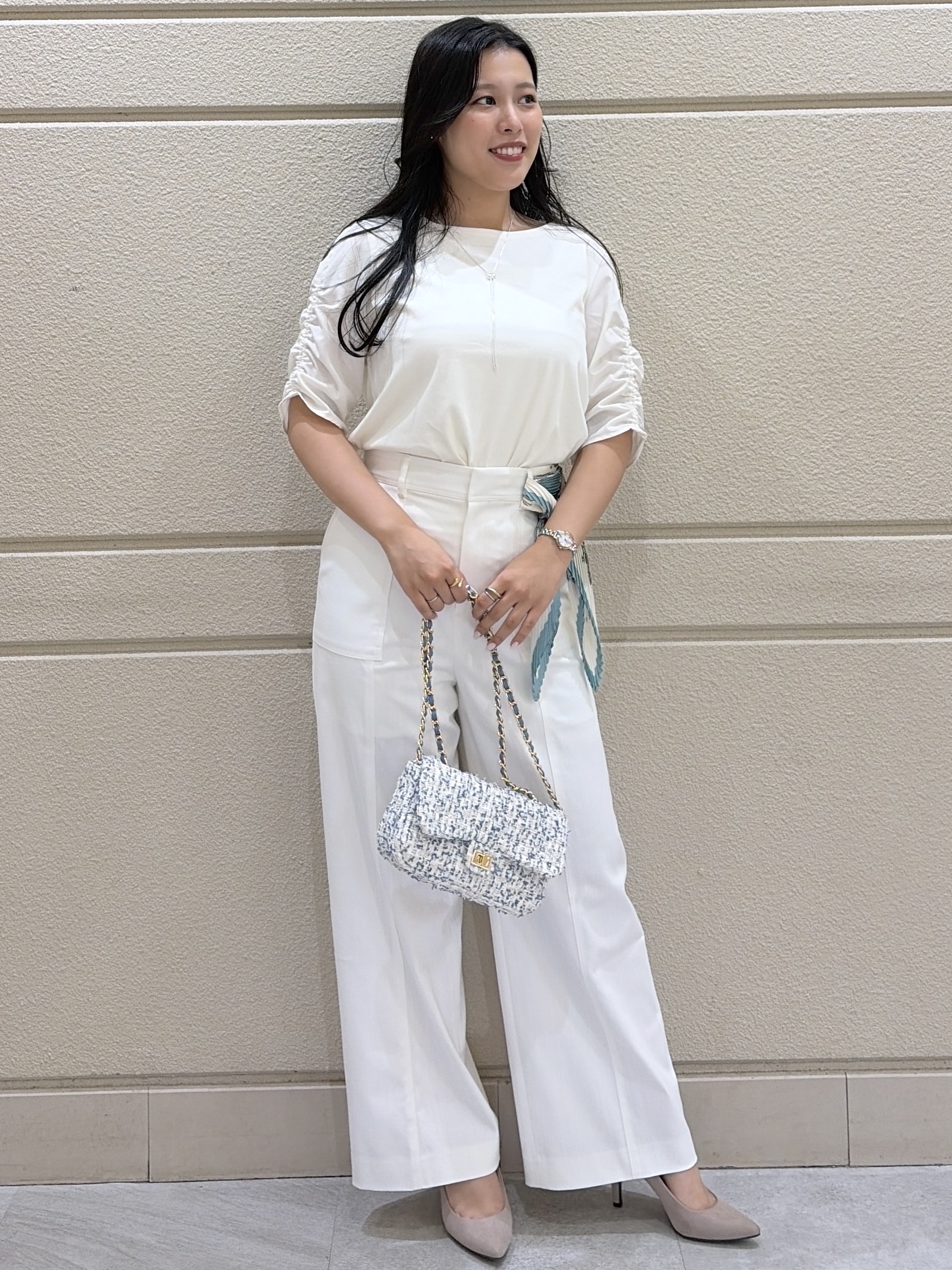 Momokaさんの「COUP DE CHANCE｜【手洗い可／日本製】袖ギャザーカットソー」を使ったコーディネート