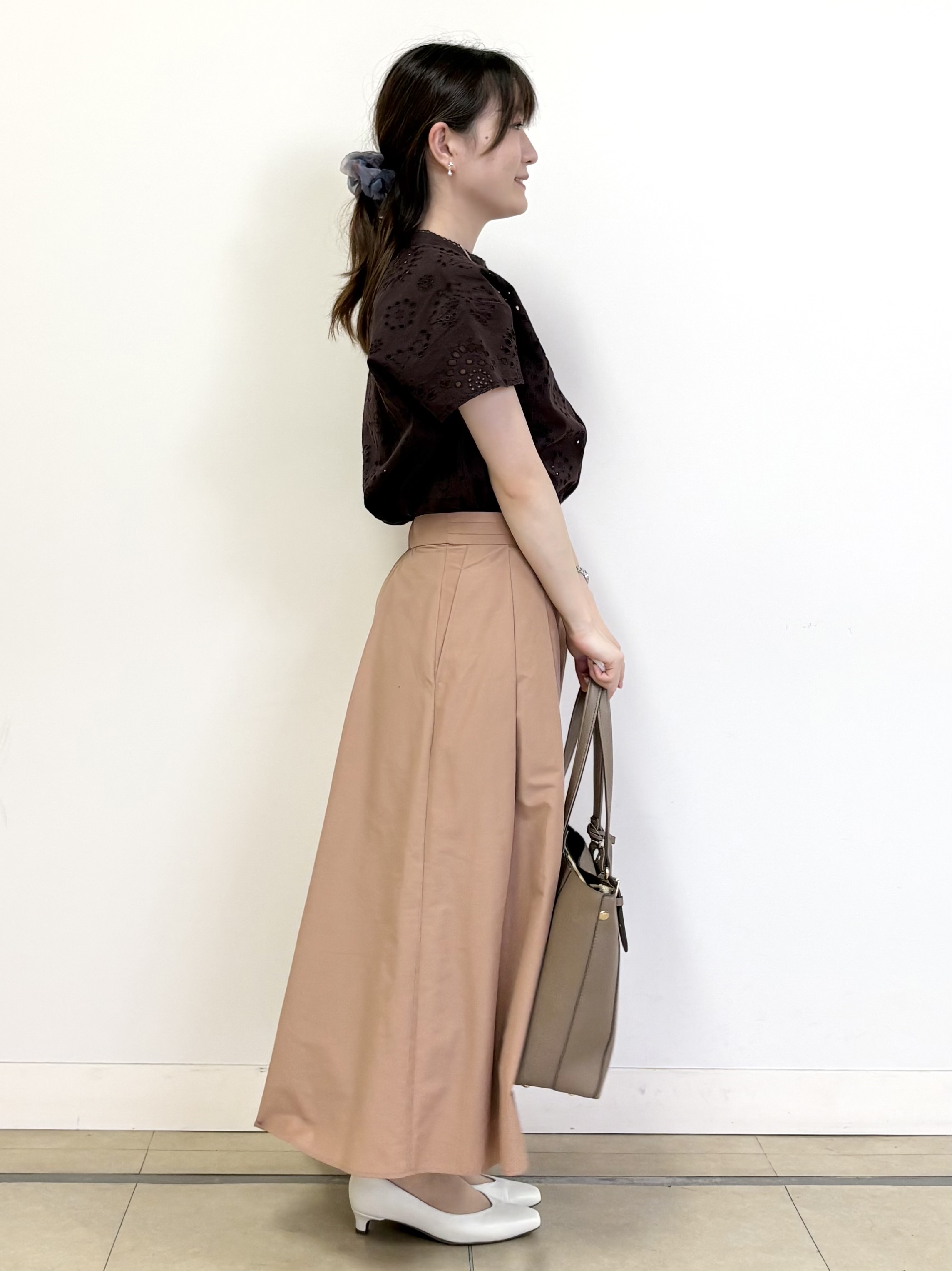 mikiさんの「Reflect｜【通勤◎】カットワーク刺繍レース シャツブラウス」を使ったコーディネート