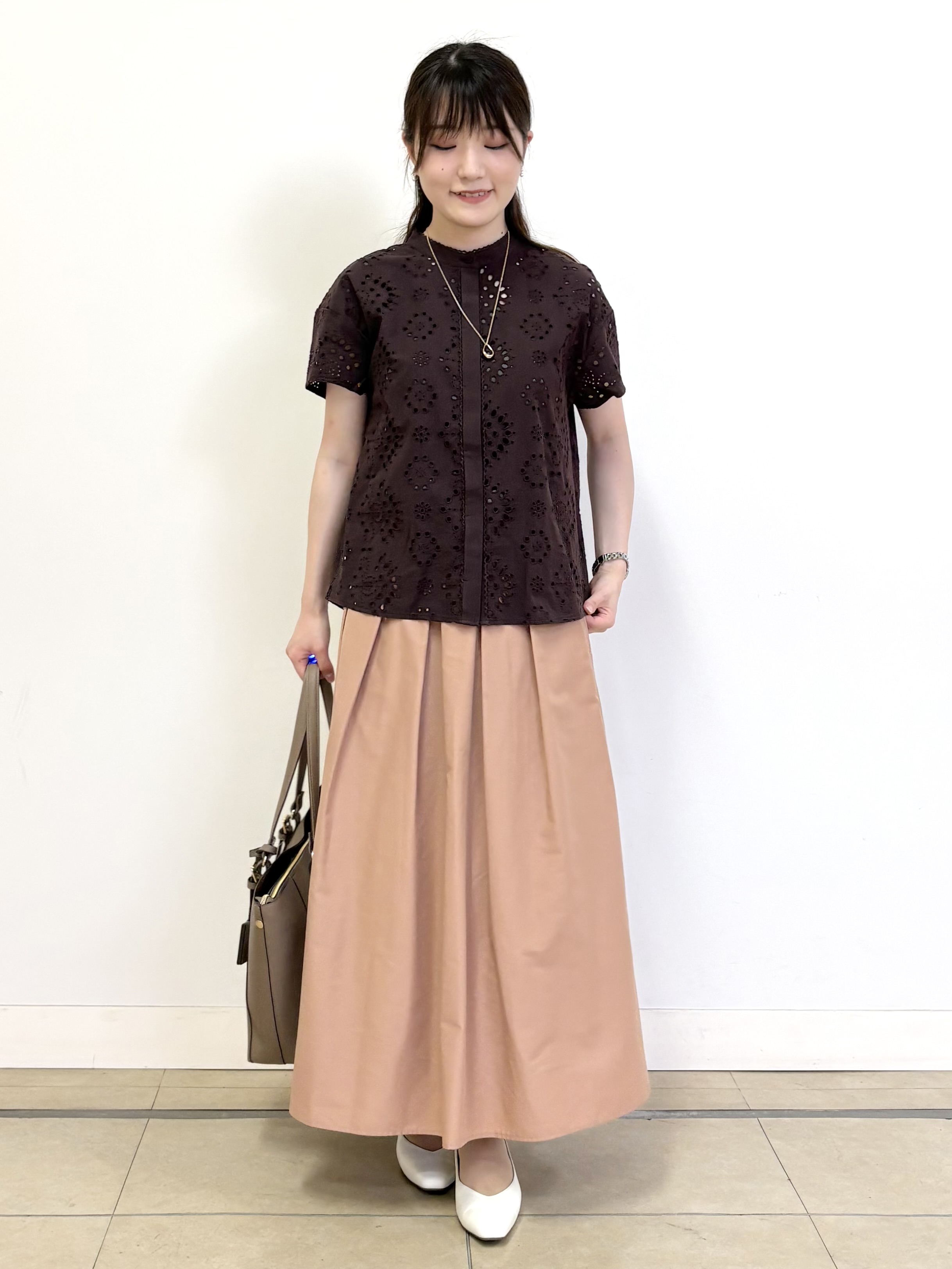 mikiさんの「Reflect｜【通勤◎】カットワーク刺繍レース シャツブラウス」を使ったコーディネート