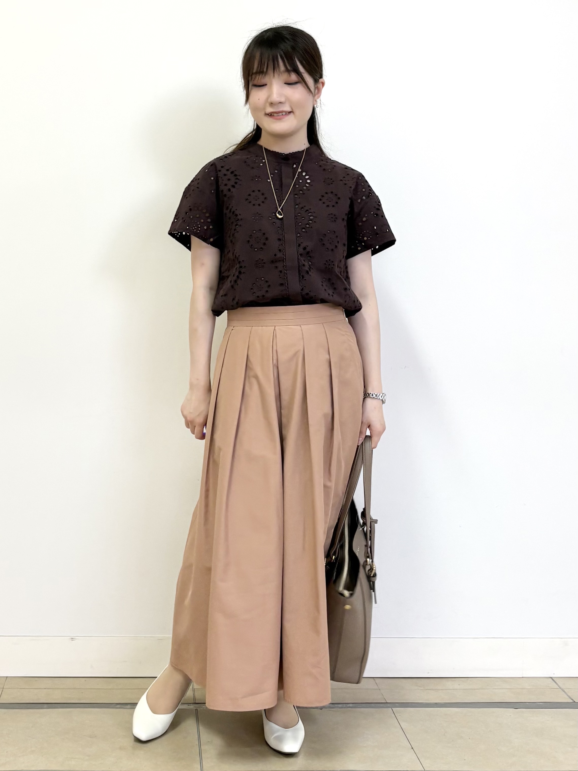 mikiさんの「Reflect｜【通勤◎】カットワーク刺繍レース シャツブラウス」を使ったコーディネート
