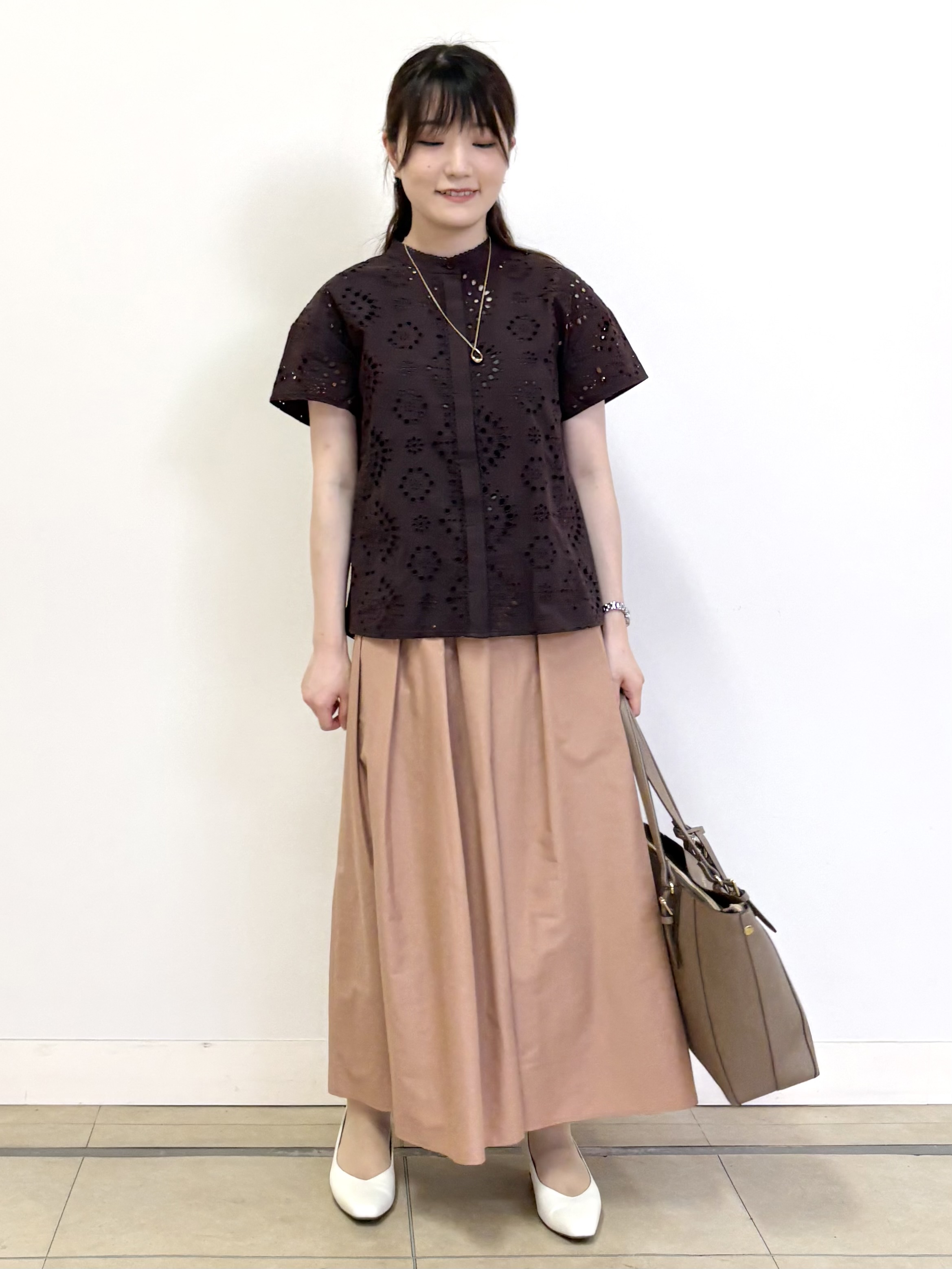mikiさんの「Reflect｜【通勤◎】カットワーク刺繍レース シャツブラウス」を使ったコーディネート