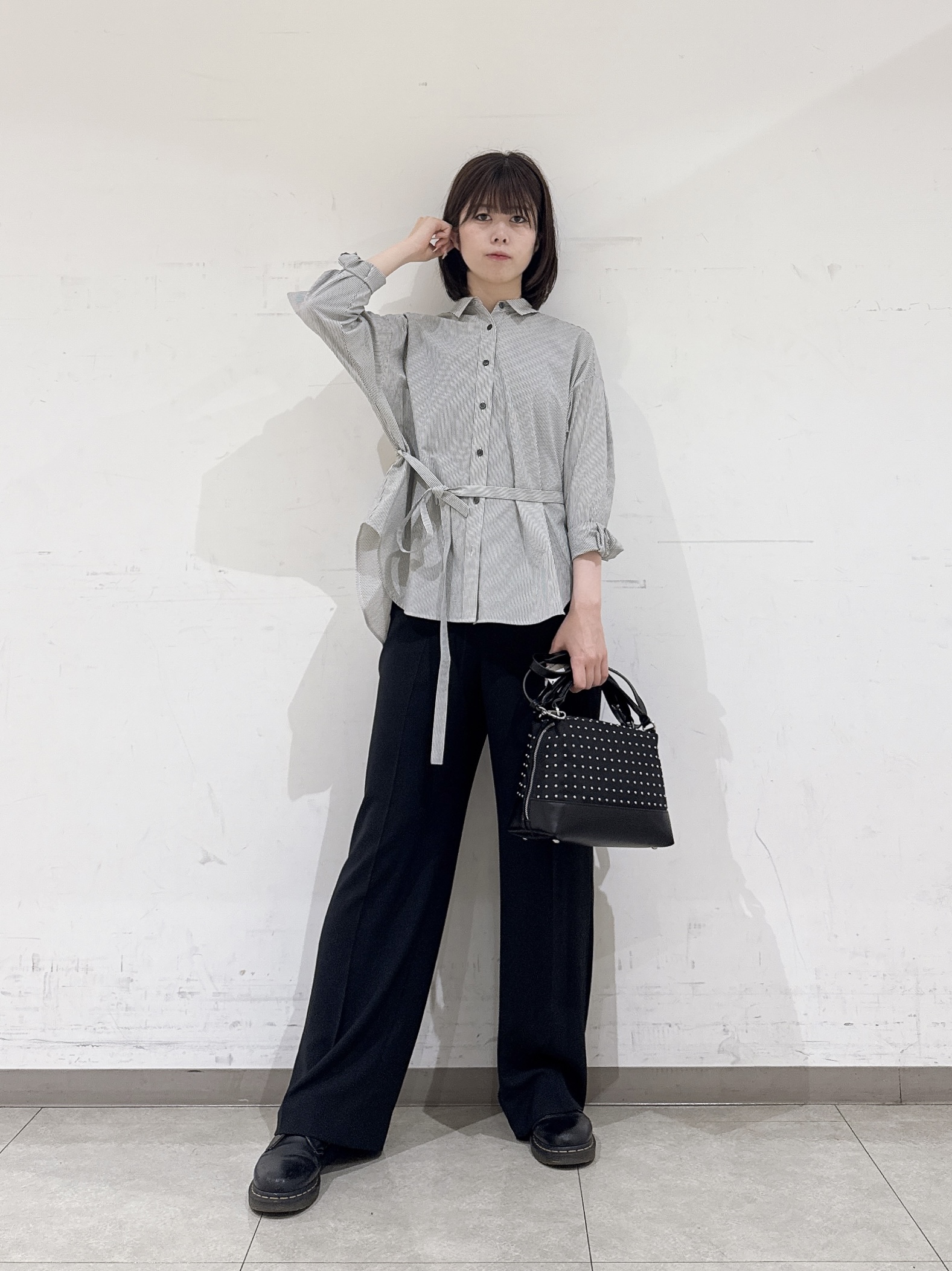 rinaさんの「INDIVI｜【洗える】ファンシーヤーンVネックニットベスト」を使ったコーディネート
