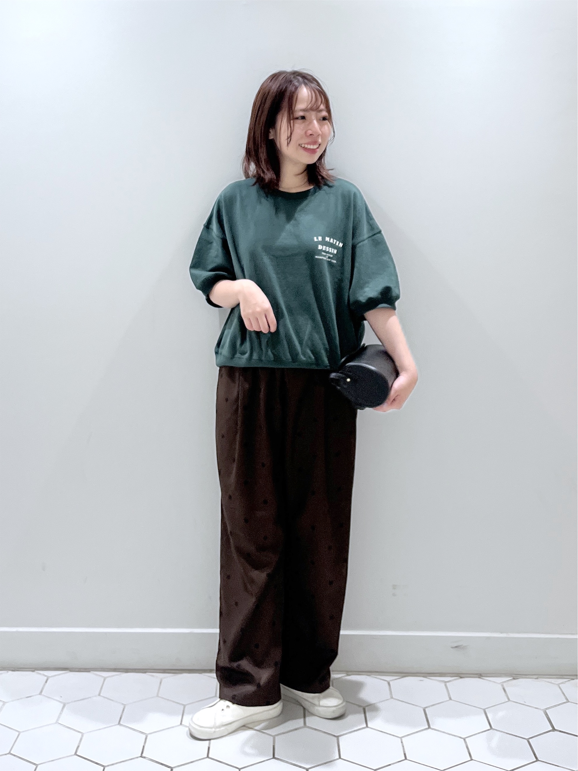 Makinoさんの「Dessin｜ハーフスリーブロゴプルオーバー」を使ったコーディネート