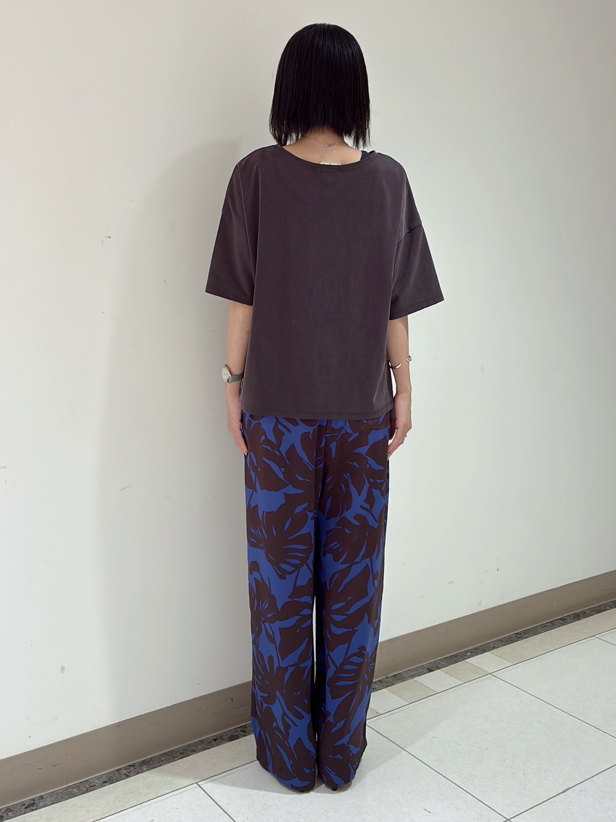 環さんの「UNTITLED｜【秋の通勤羽織/セットアップ可/UVカット】エアリークール半袖ジャケット」を使ったコーディネート