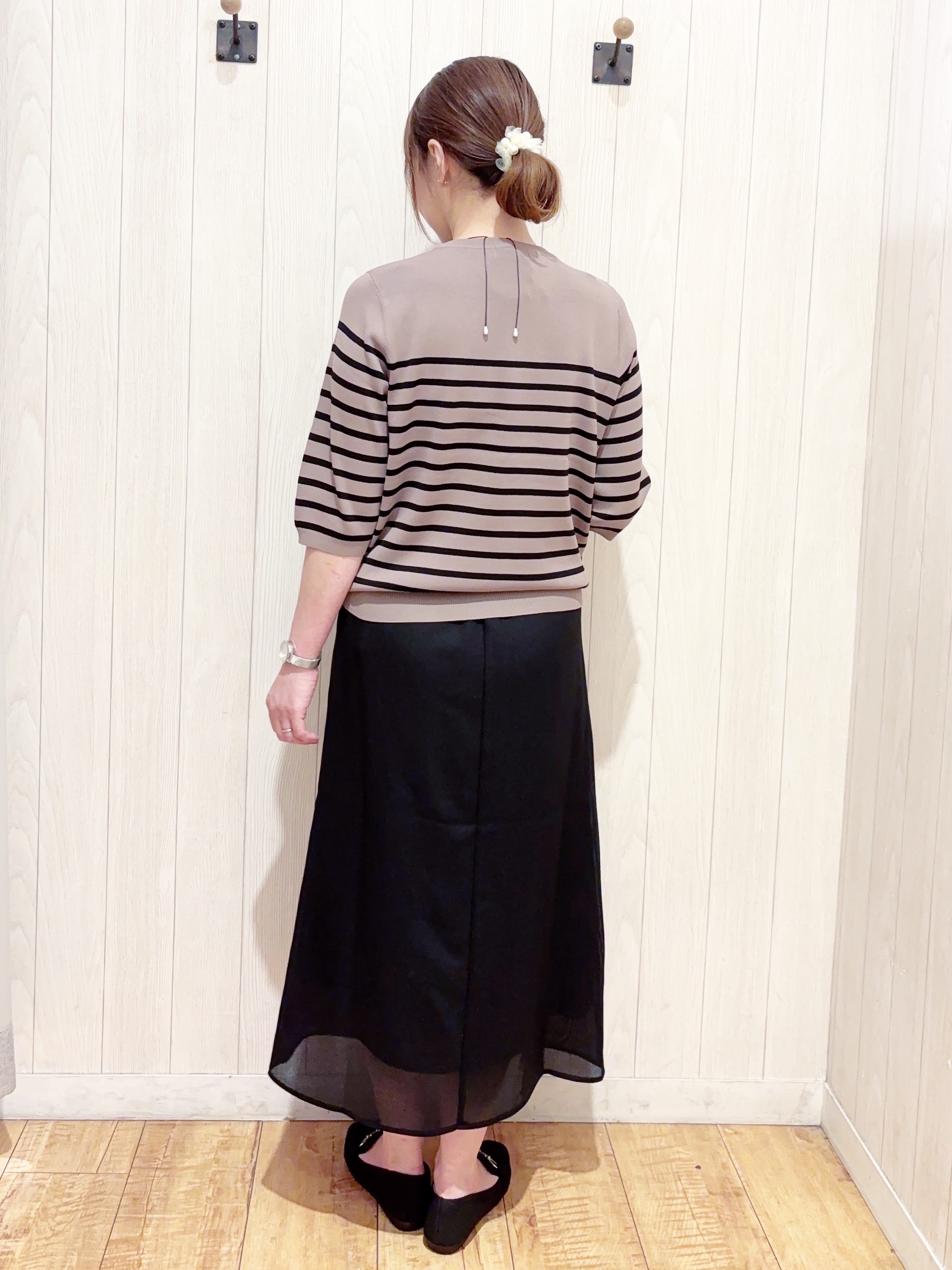 あいこさんの「SHOO･LA･RUE｜【ガンガン洗える/ひんやり/UV/毛玉になりにくい】二の腕見せない 5分袖ニット」を使ったコーディネート
