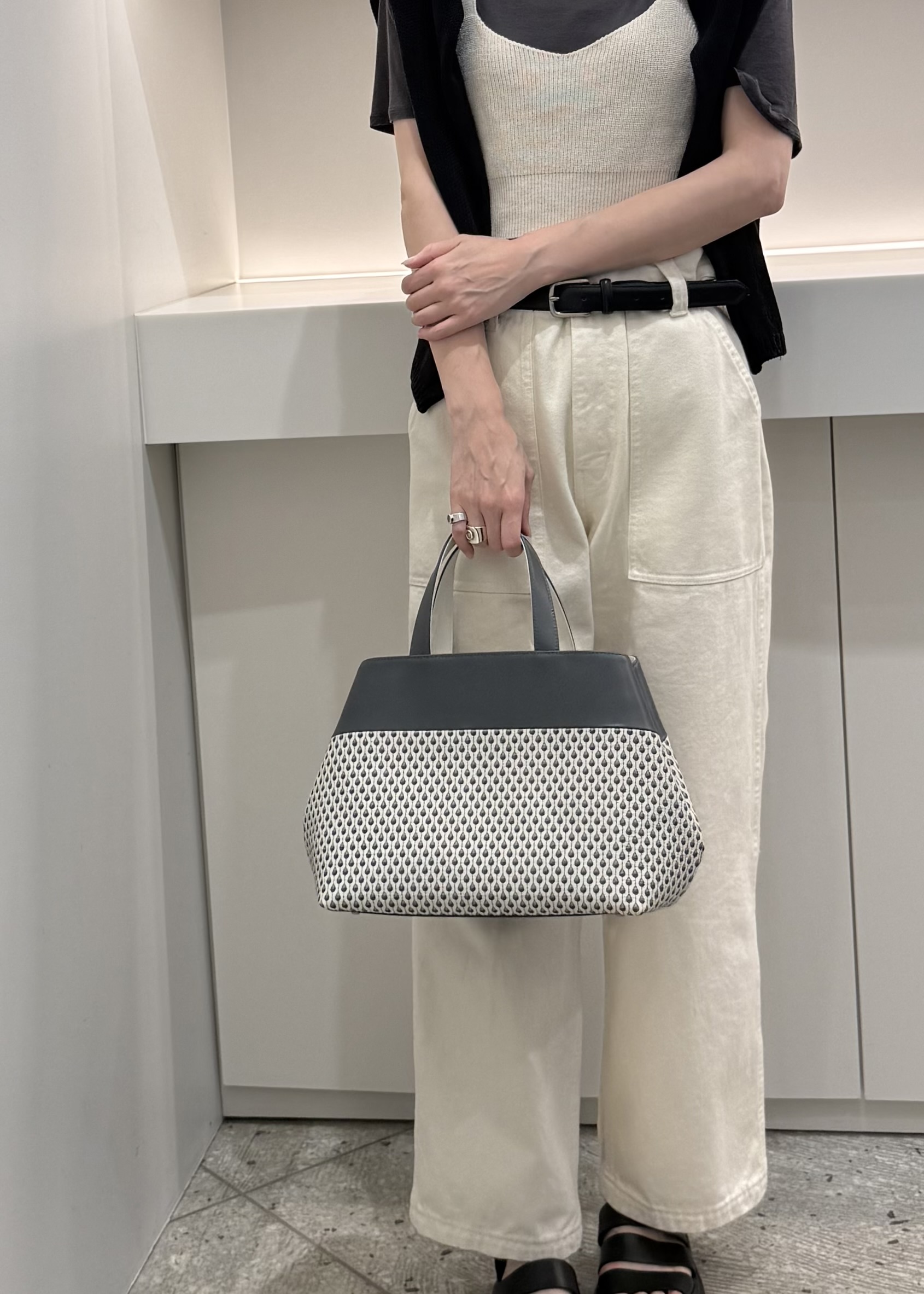 Kさんの「HIROKO HAYASHI｜STILLA（スティラ）ハンドトートバッグ」を使ったコーディネート