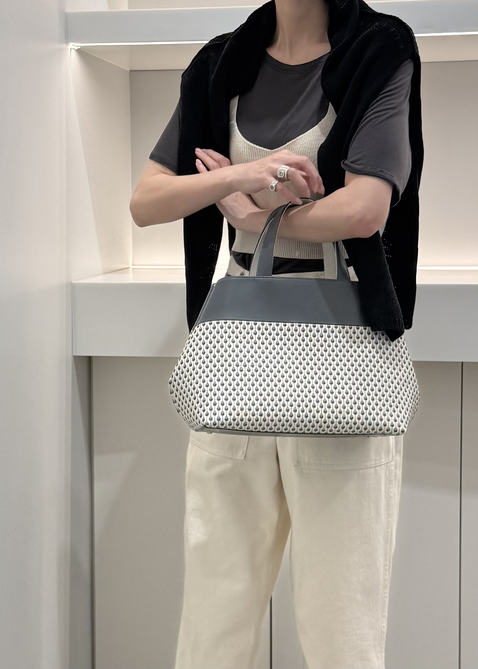 Kさんの「HIROKO HAYASHI｜STILLA（スティラ）ハンドトートバッグ」を使ったコーディネート