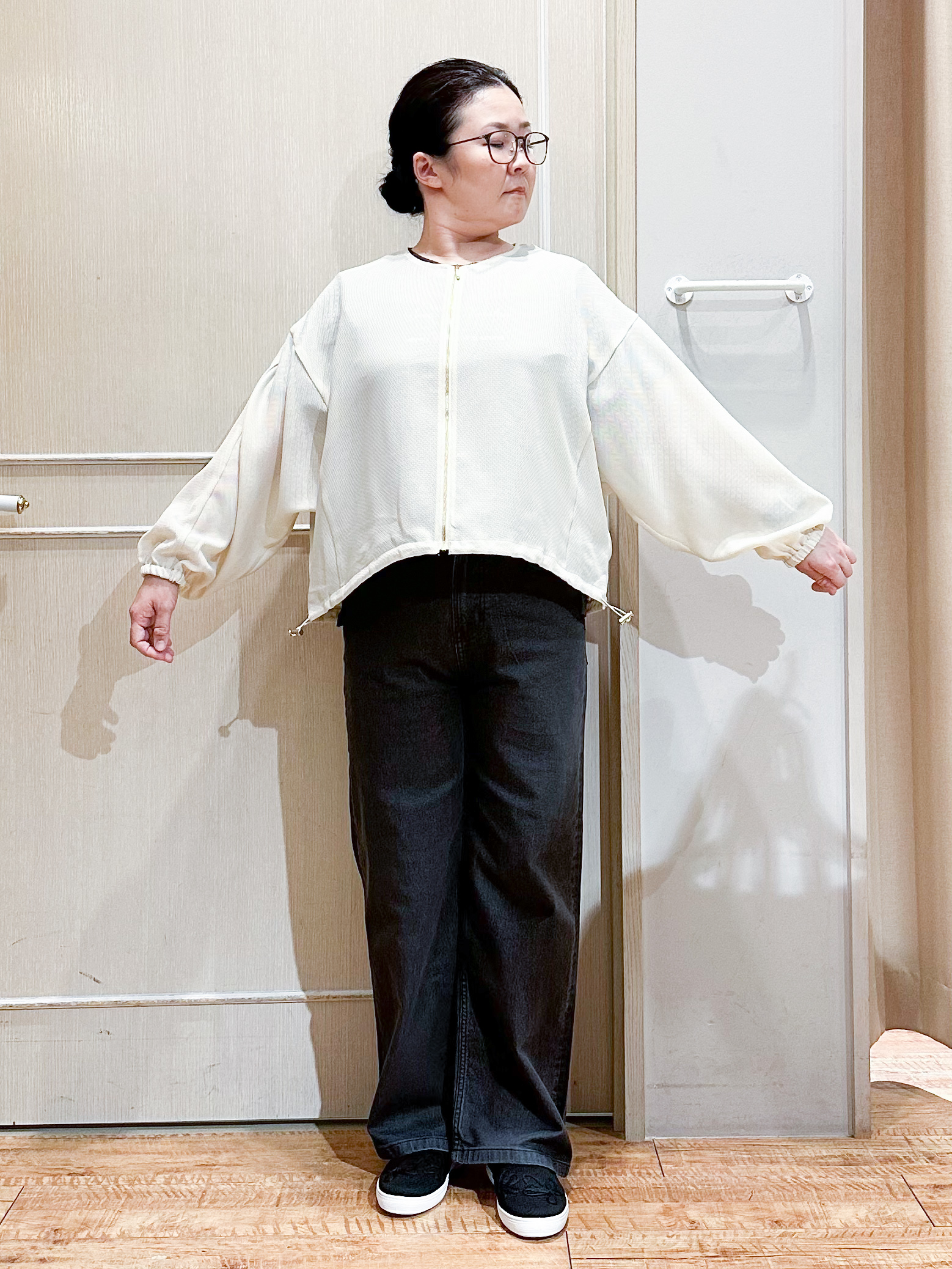 umeさんの「SHOO･LA･RUE｜【通気性〇/セットアップ可/洗濯機可】メッシュドルマン ジップブルゾン」を使ったコーディネート