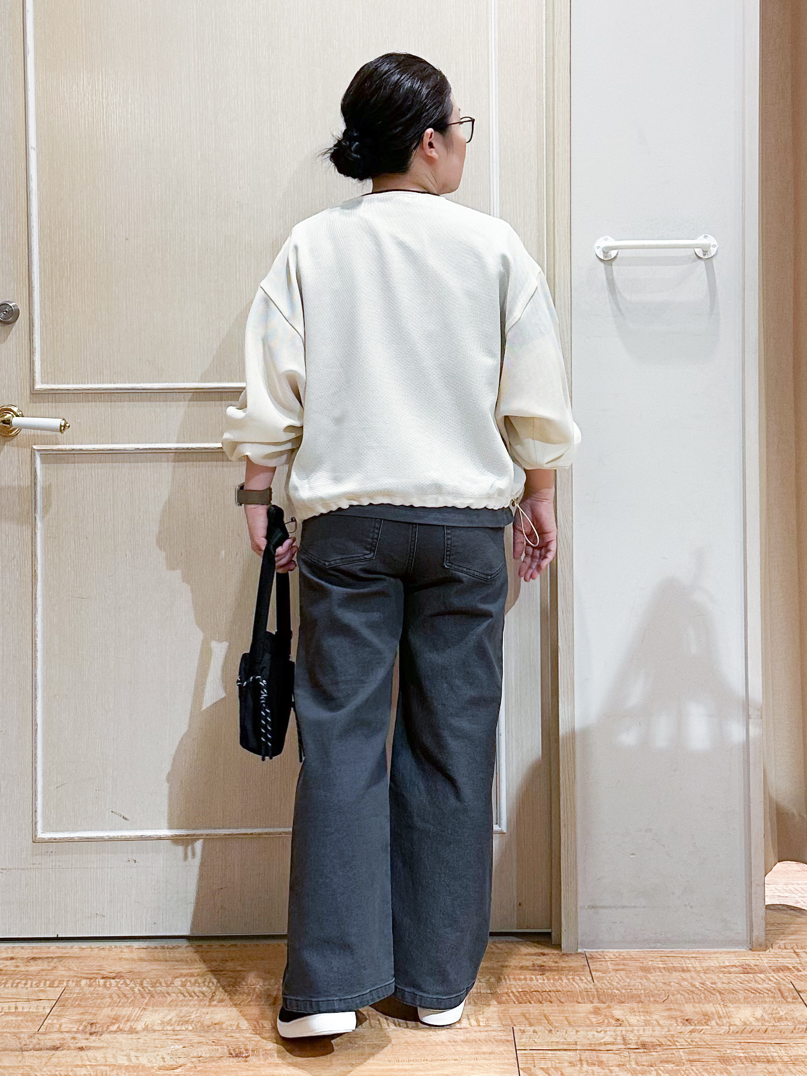 umeさんの「SHOO･LA･RUE｜【通気性〇/セットアップ可/洗濯機可】メッシュドルマン ジップブルゾン」を使ったコーディネート