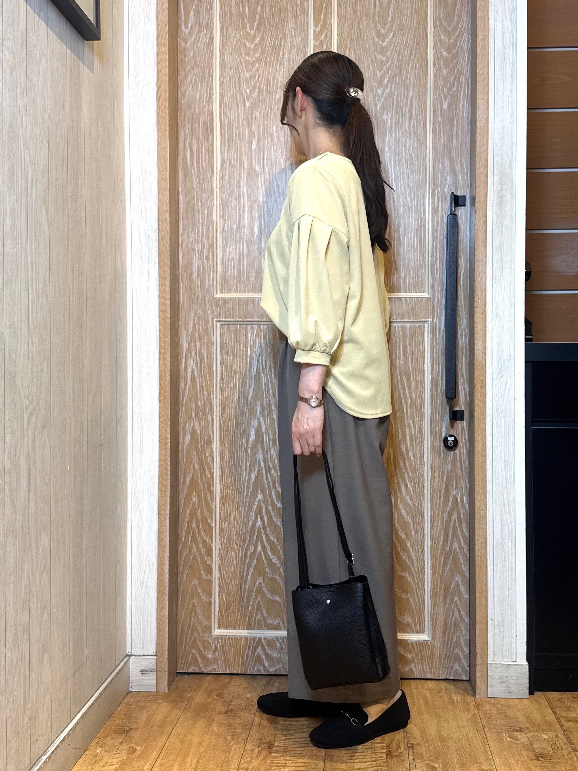 KAORIさんの「SHOO･LA･RUE｜【着丈選べる/2点セット】ネックレス付き やわらか8分袖ブラウス」を使ったコーディネート