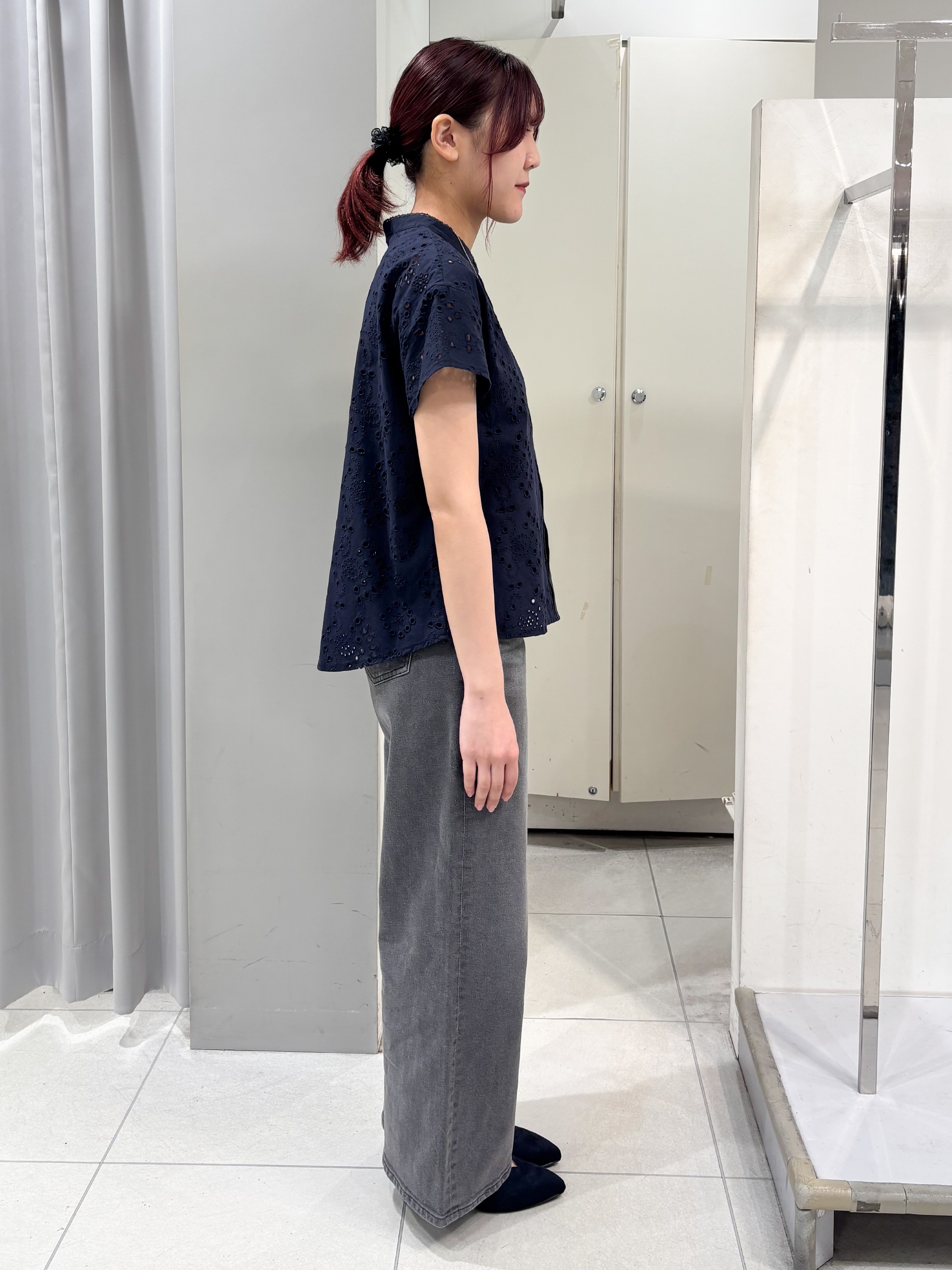 yuiさんの「Reflect｜【通勤◎】カットワーク刺繍レース シャツブラウス」を使ったコーディネート