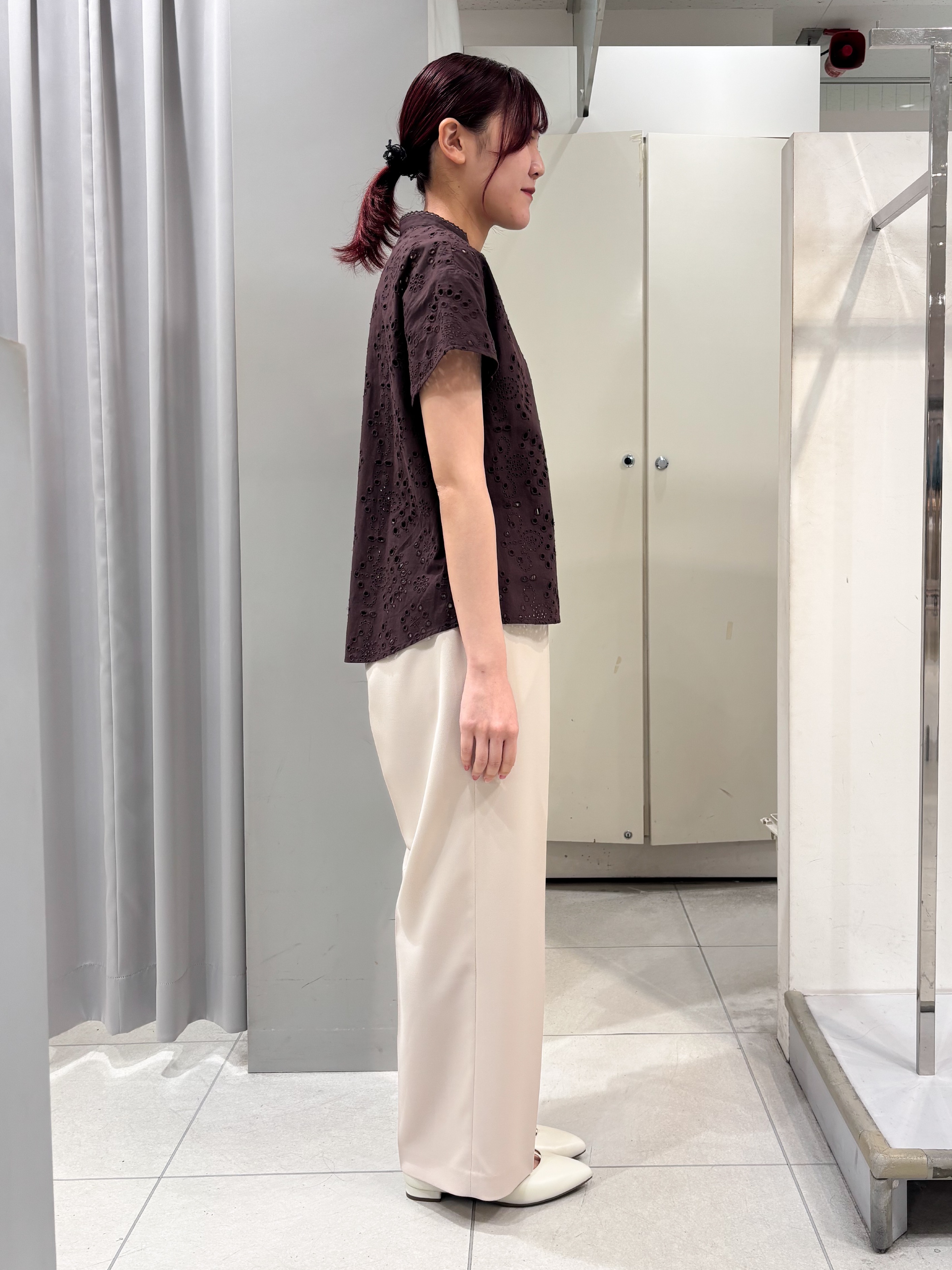 yuiさんの「Reflect｜【通勤◎】カットワーク刺繍レース シャツブラウス」を使ったコーディネート