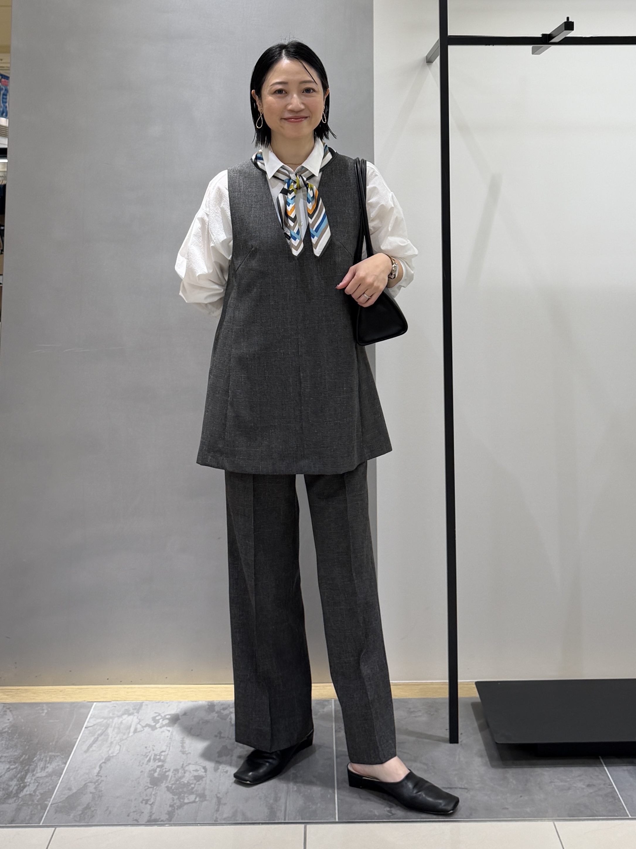 shihoさんの「INDIVI｜【UVケア／接触冷感】リネン風チュニックベスト」を使ったコーディネート