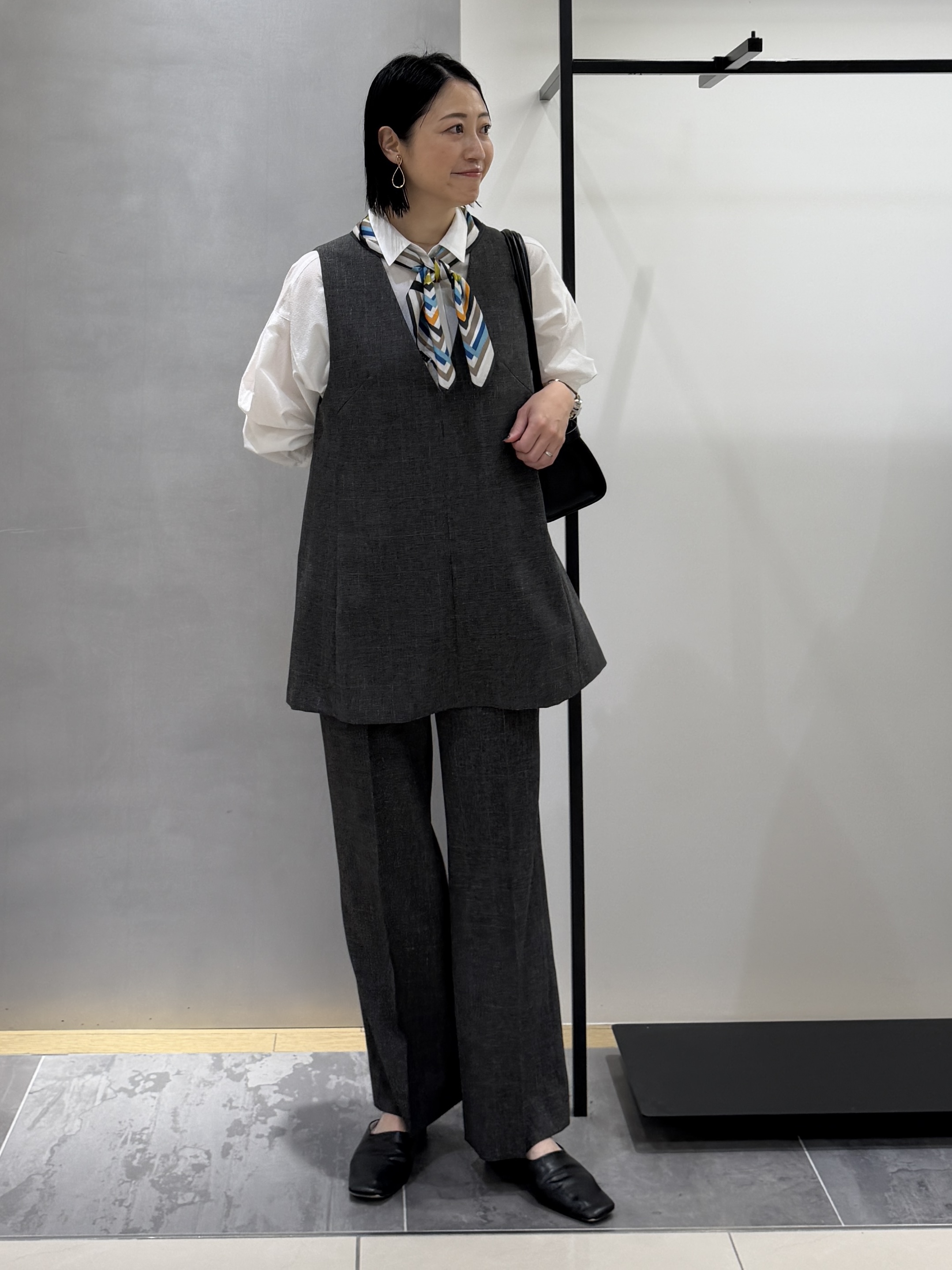 shihoさんの「INDIVI｜【UVケア／接触冷感】リネン風チュニックベスト」を使ったコーディネート