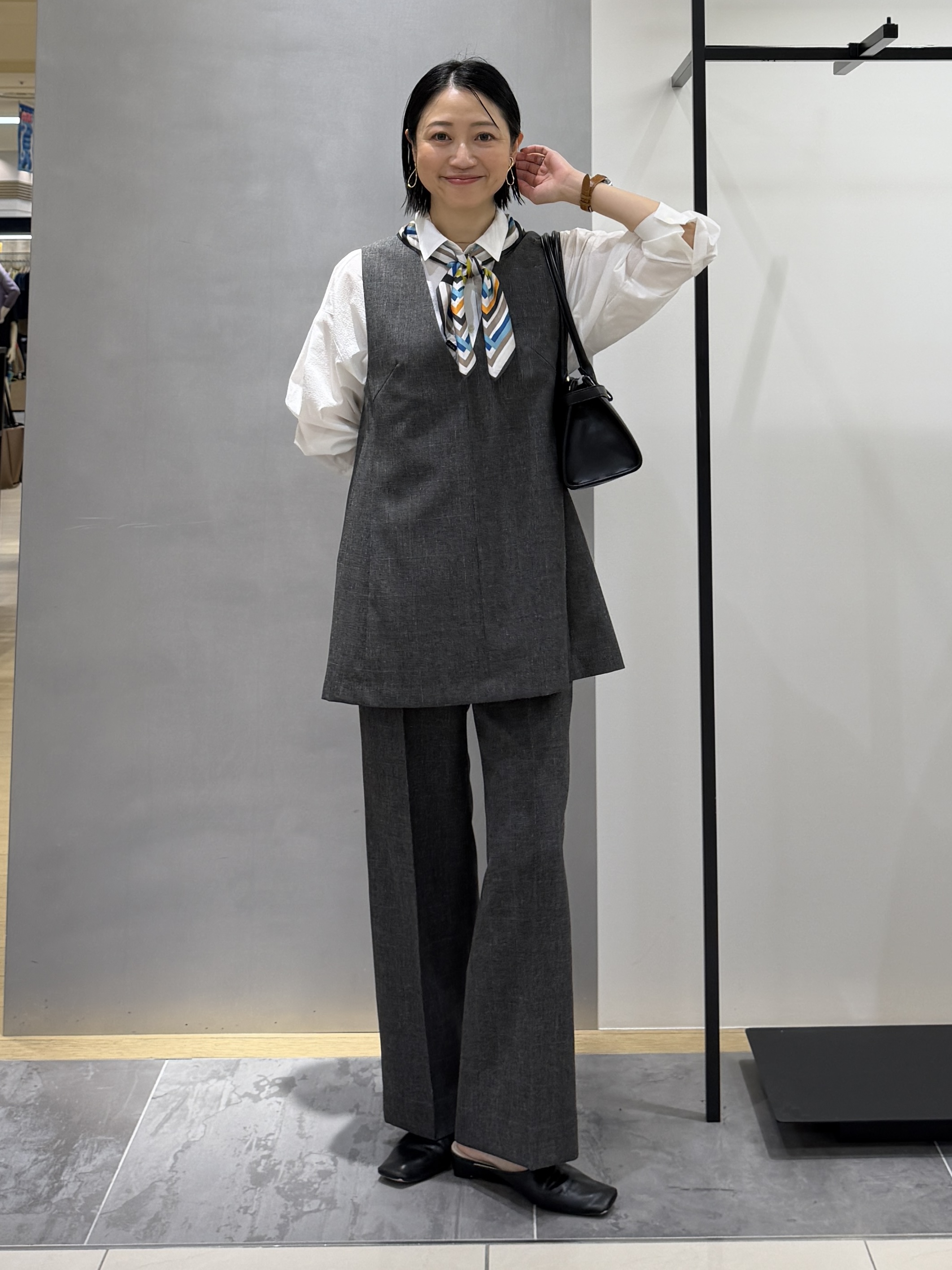 shihoさんの「INDIVI｜【UVケア／接触冷感】リネン風チュニックベスト」を使ったコーディネート