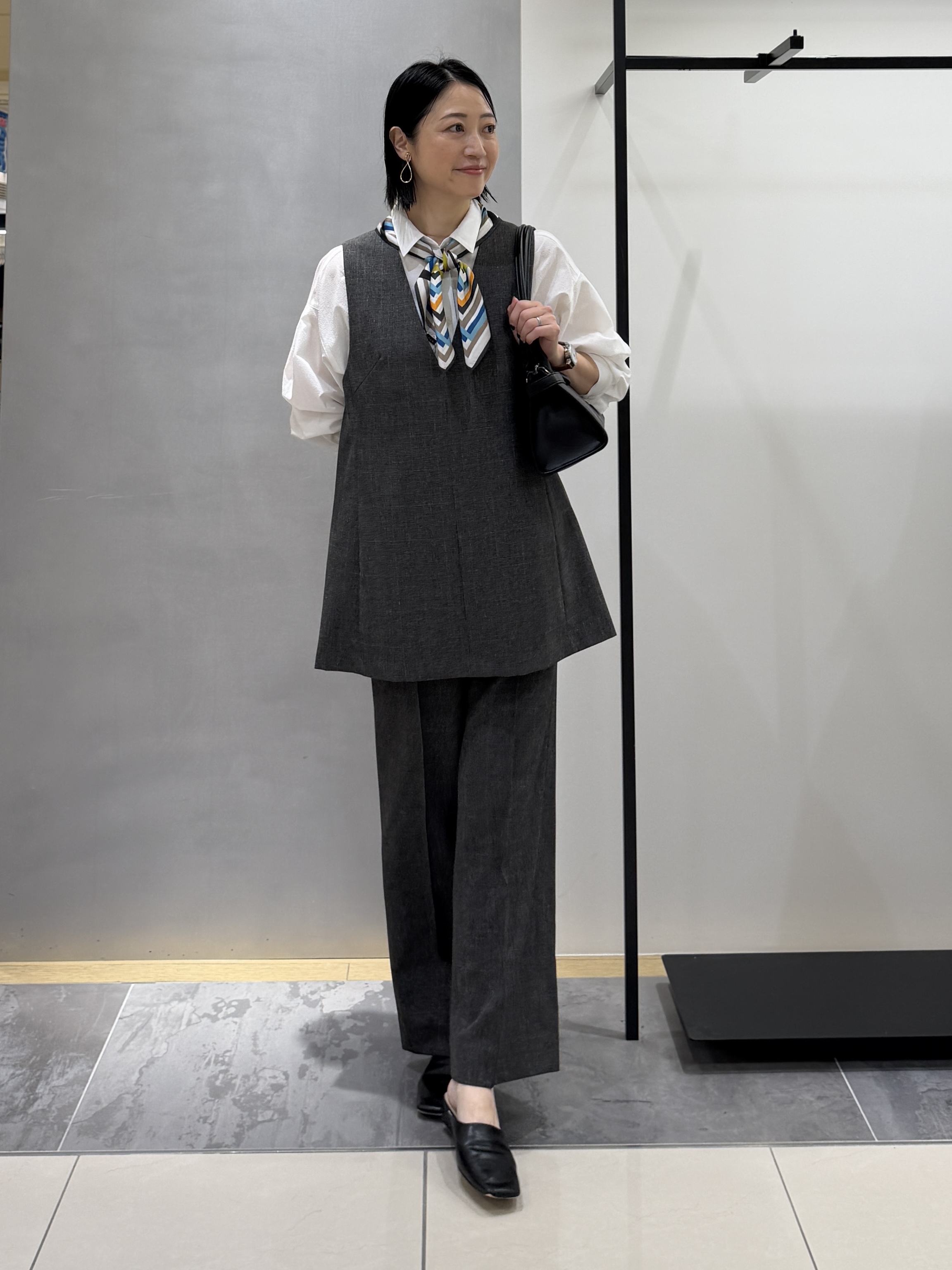 shihoさんの「INDIVI｜【UVケア／接触冷感】リネン風チュニックベスト」を使ったコーディネート