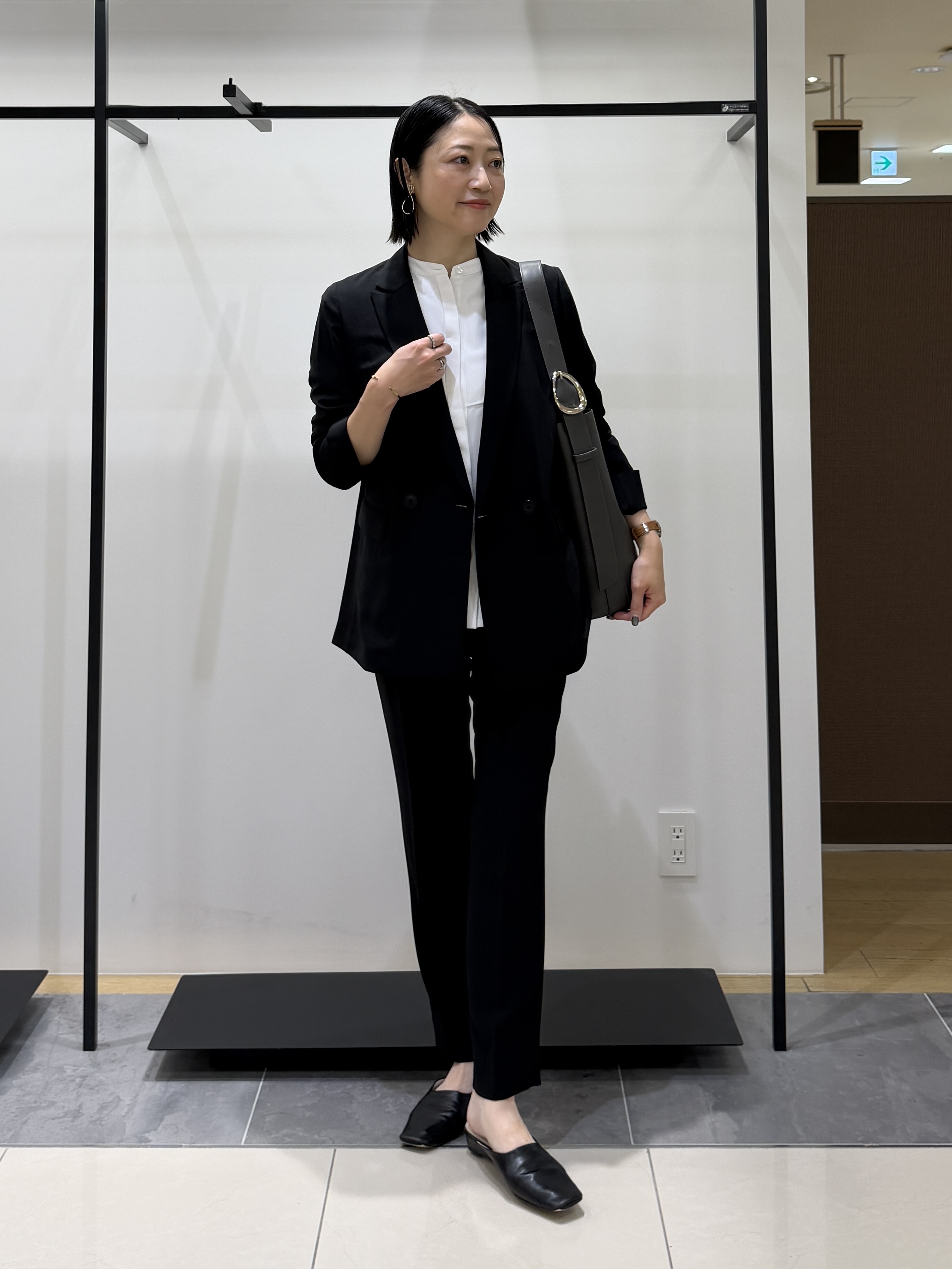 shihoさんの「INDIVI｜【接触冷感/UVケア/着る日傘】ダブルジャケット」を使ったコーディネート