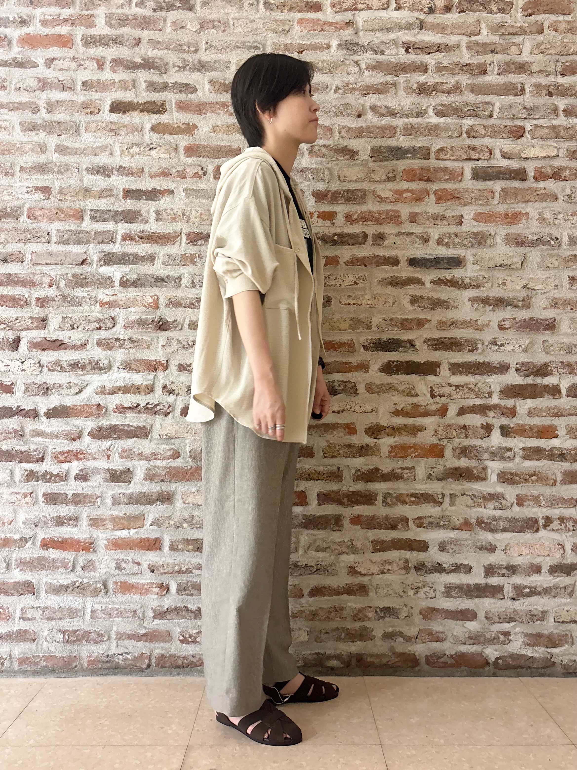 しばさんの「THE SHOP TK｜【夏のUV対策に】ひんやり/UV/防しわ フーディシャツ」を使ったコーディネート